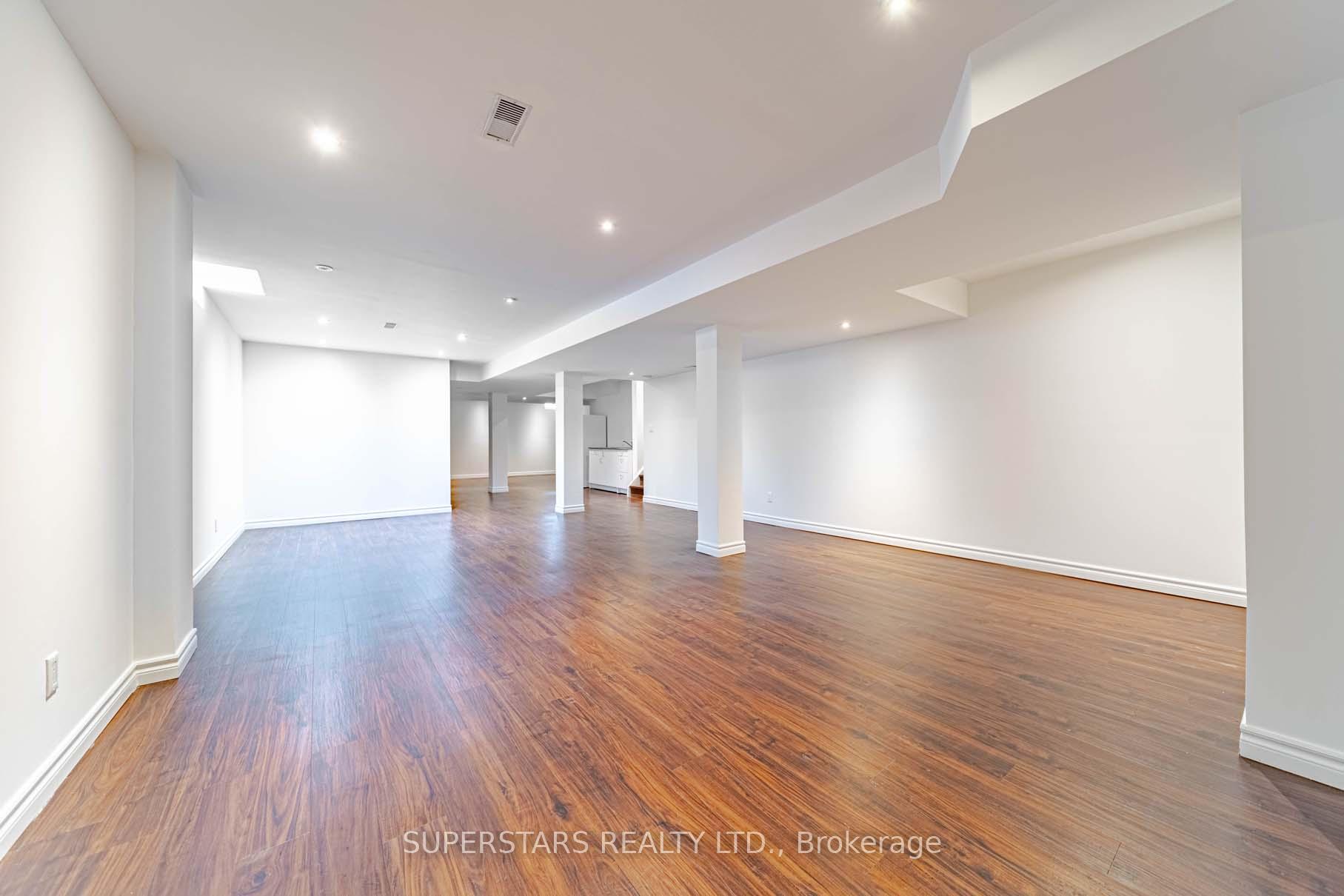 Photo 34 of 43 Stoney Creek Drive, Markham, Greensborough — HOMEH
