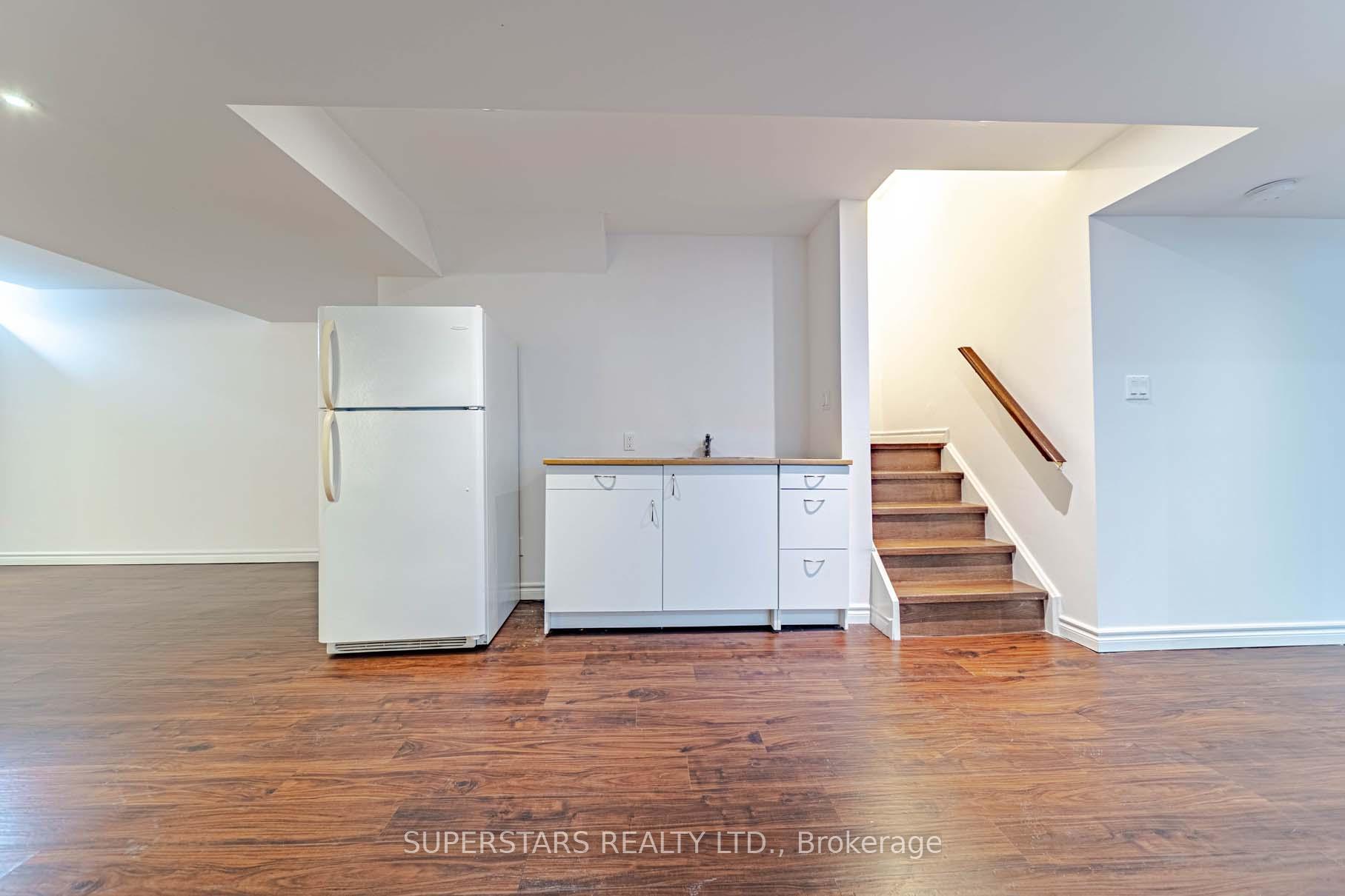 Photo 35 of 43 Stoney Creek Drive, Markham, Greensborough — HOMEH