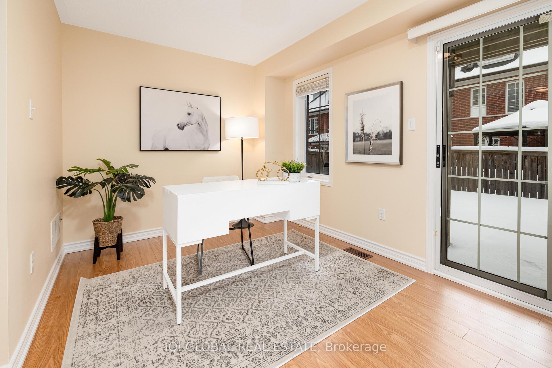 Photo 5 of 53 Thoroughbred Way, Markham, Berczy — HOMEH
