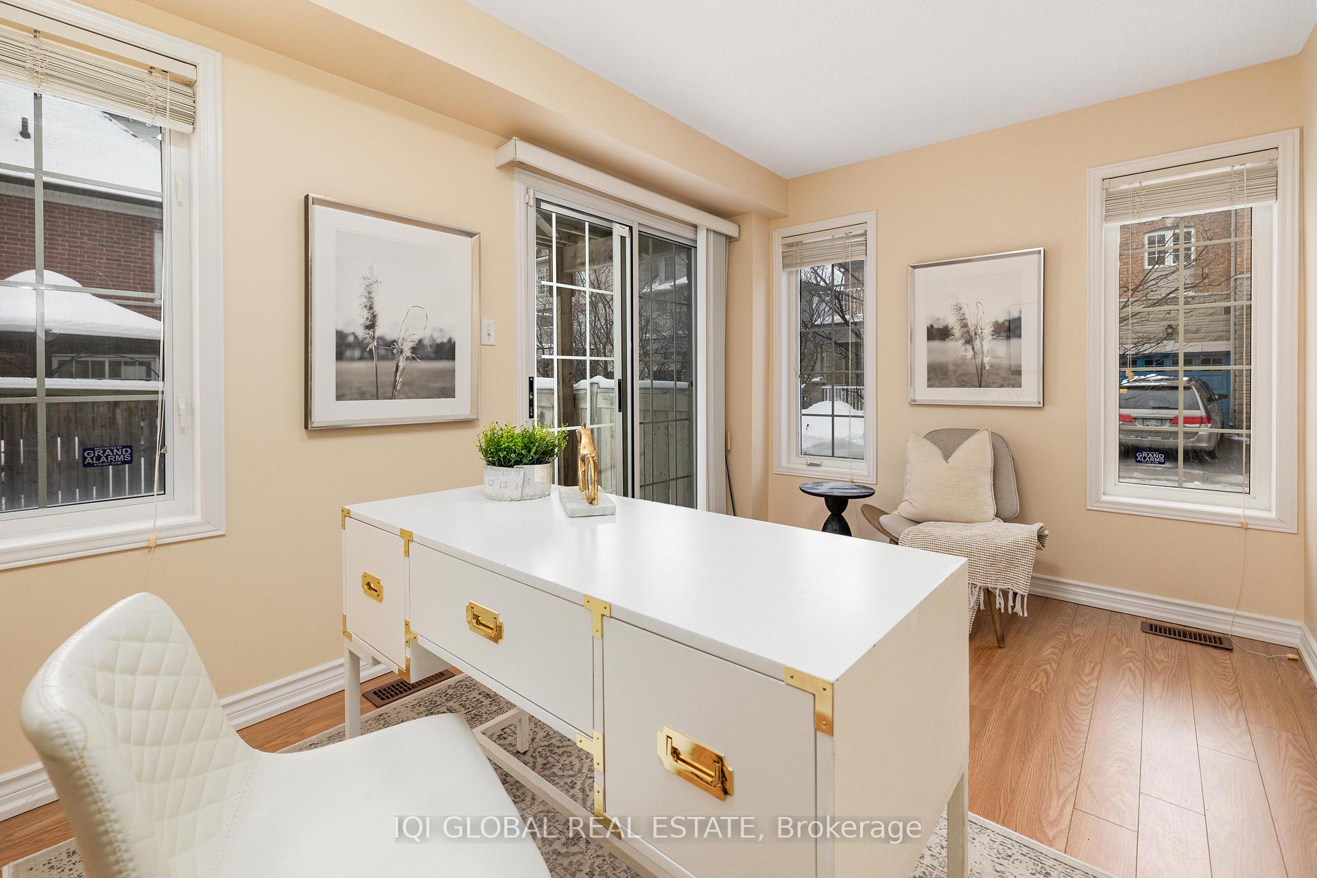 Photo 7 of 53 Thoroughbred Way, Markham, Berczy — HOMEH