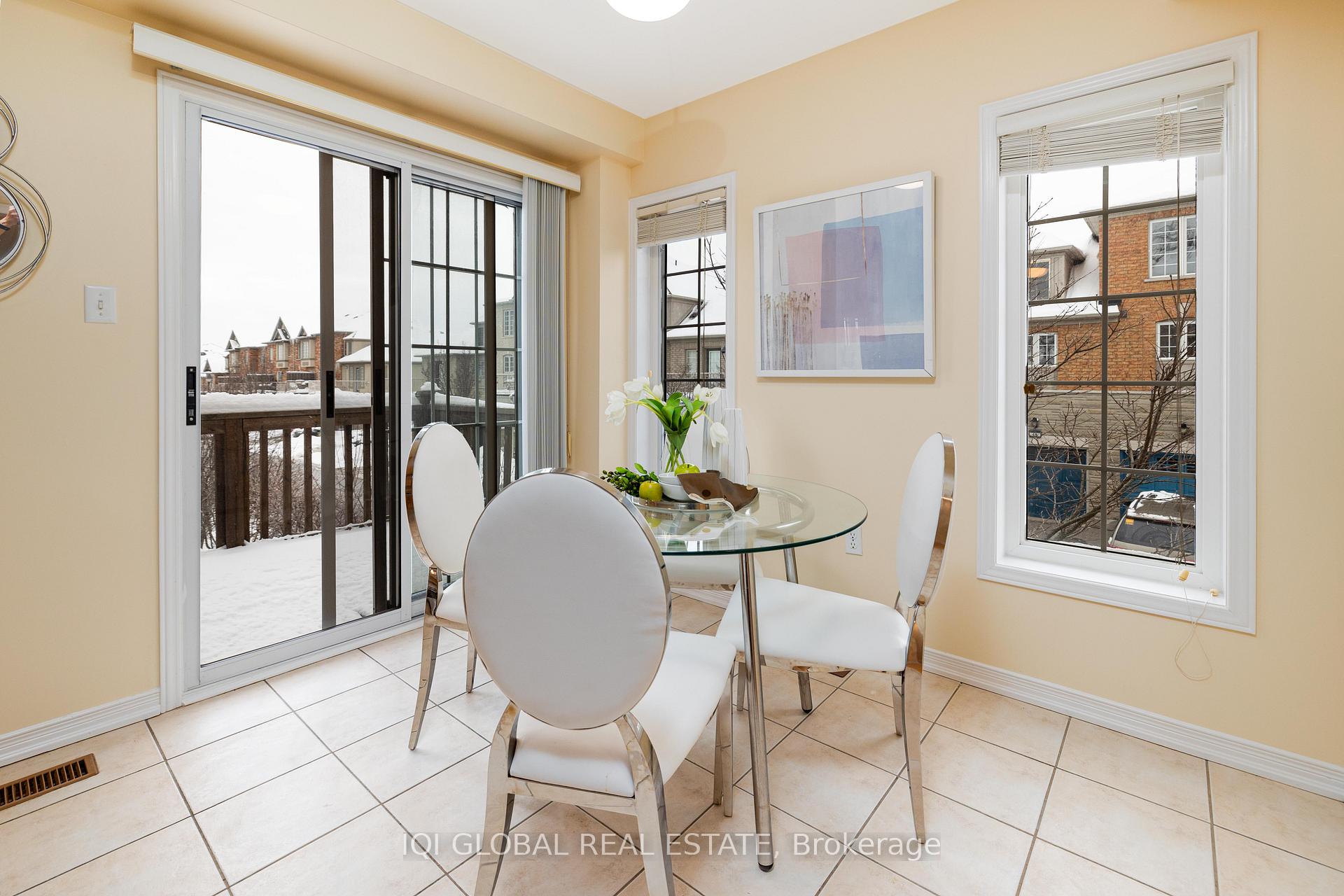 Photo 9 of 53 Thoroughbred Way, Markham, Berczy — HOMEH