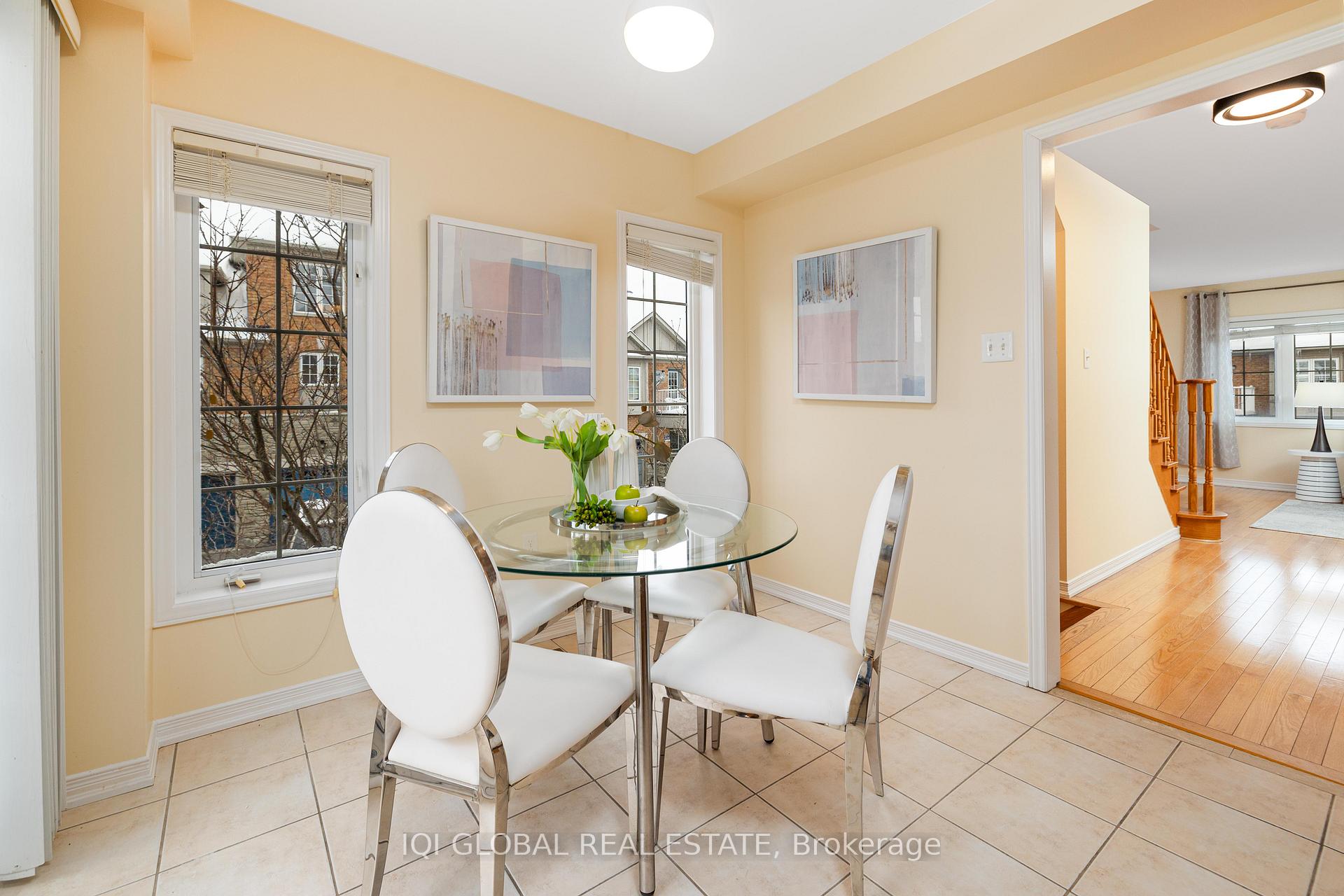 Photo 10 of 53 Thoroughbred Way, Markham, Berczy — HOMEH