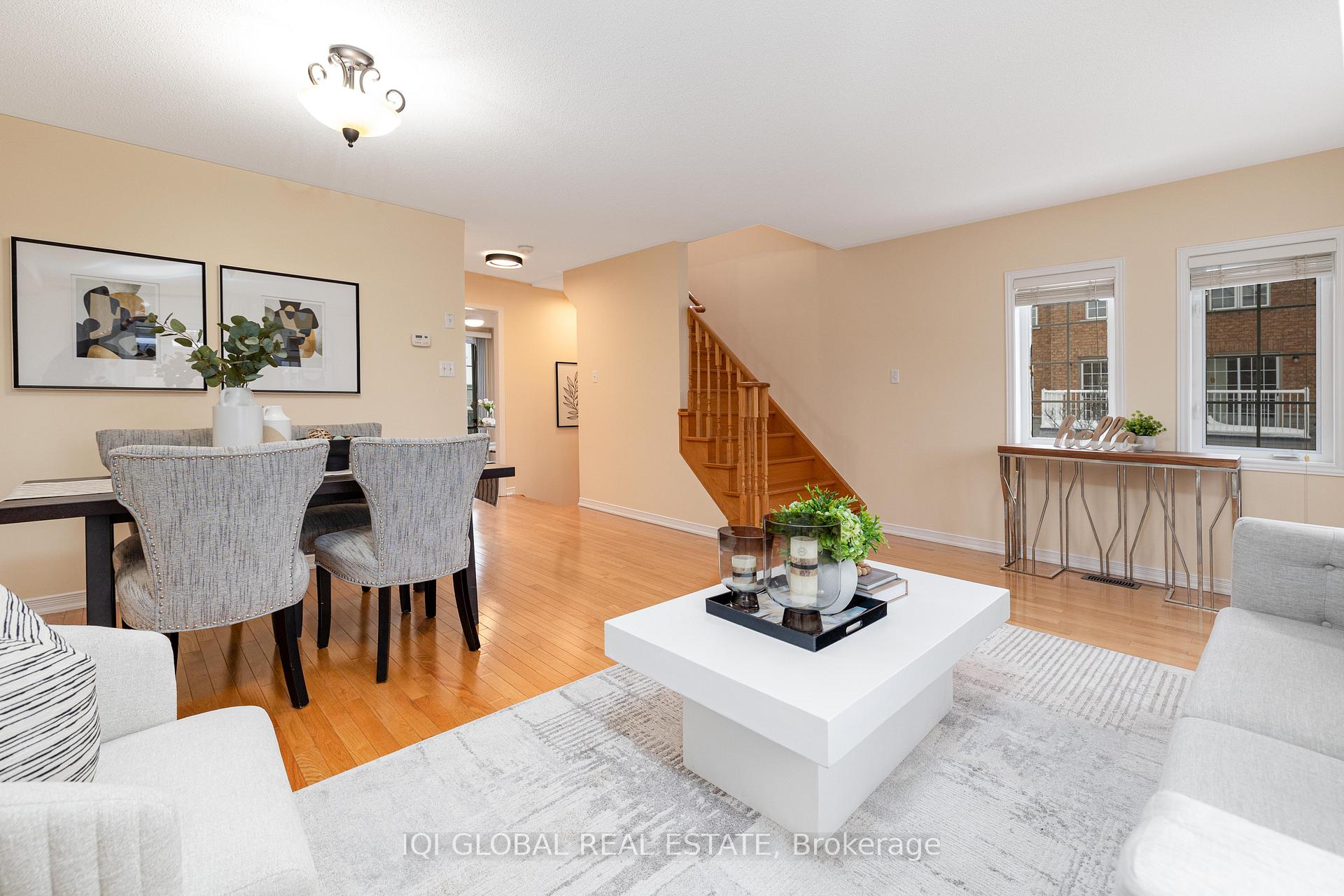 Photo 17 of 53 Thoroughbred Way, Markham, Berczy — HOMEH