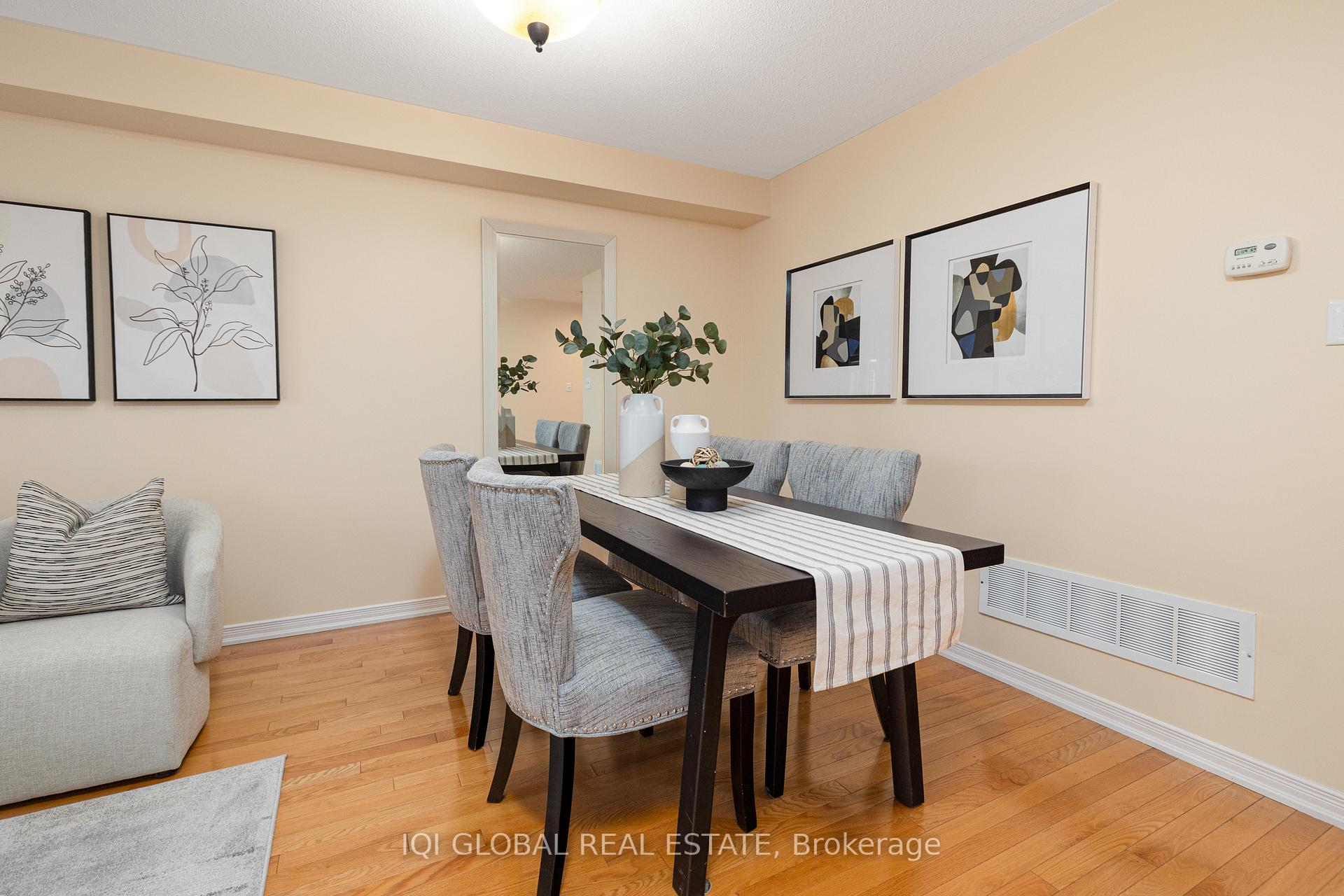 Photo 19 of 53 Thoroughbred Way, Markham, Berczy — HOMEH