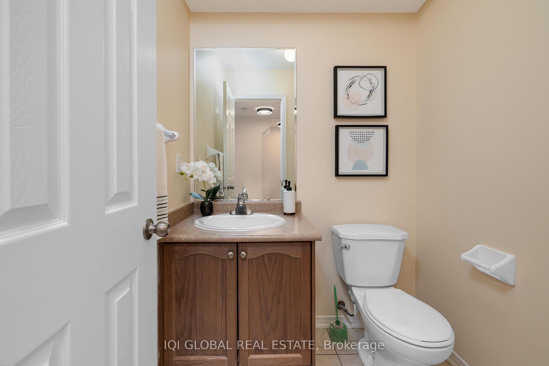 Photo 22 of 53 Thoroughbred Way, Markham, Berczy — HOMEH