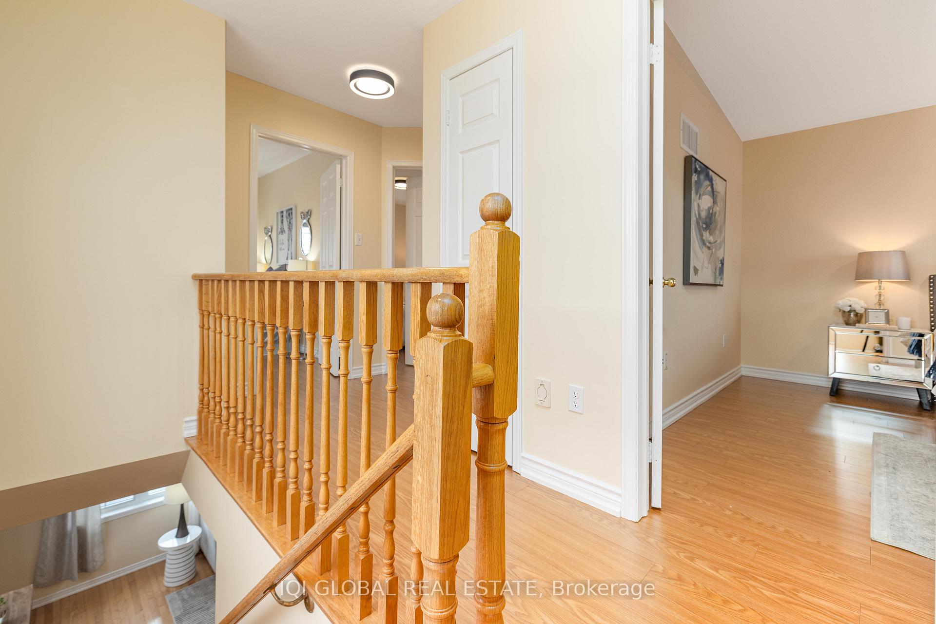Photo 23 of 53 Thoroughbred Way, Markham, Berczy — HOMEH