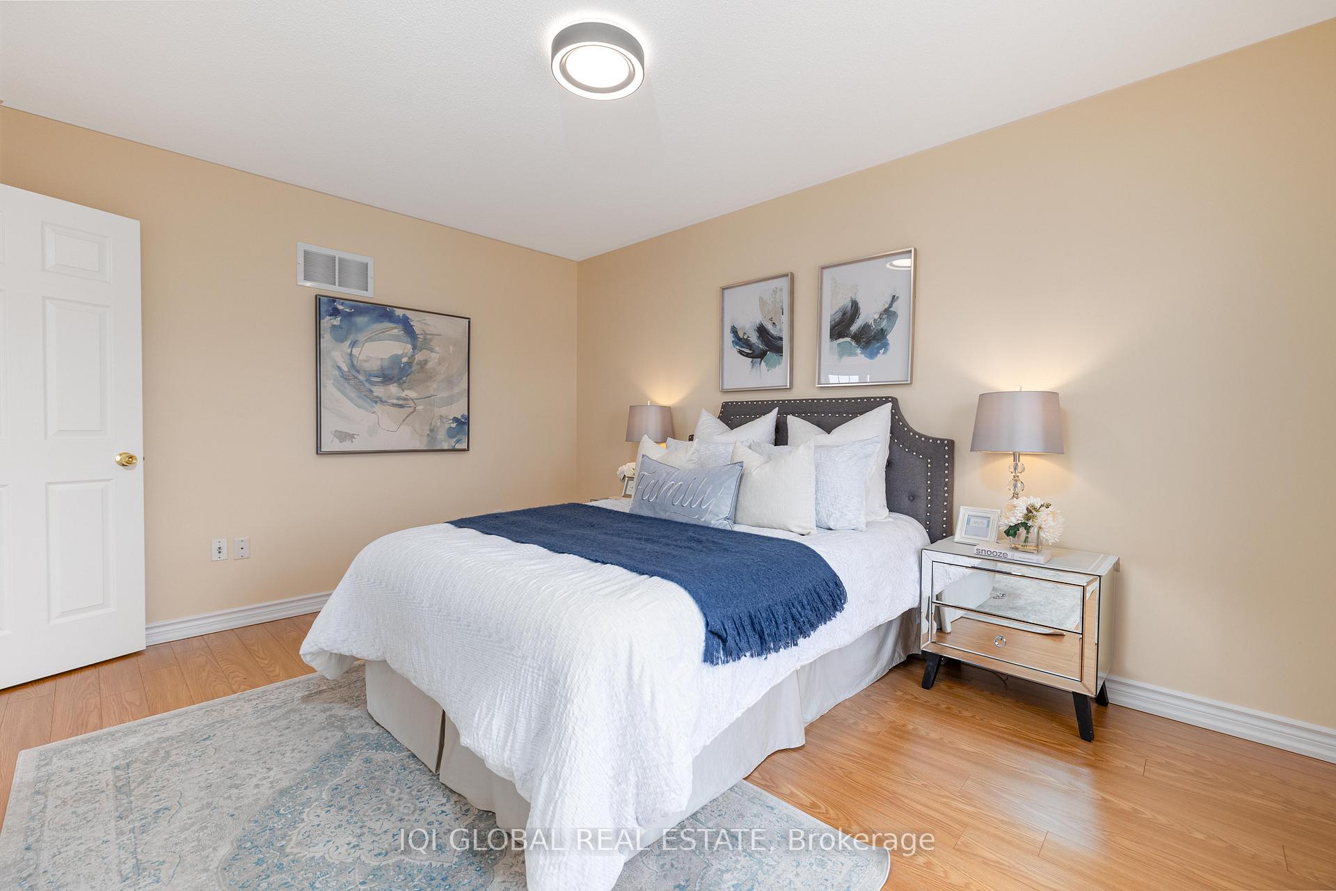 Photo 26 of 53 Thoroughbred Way, Markham, Berczy — HOMEH