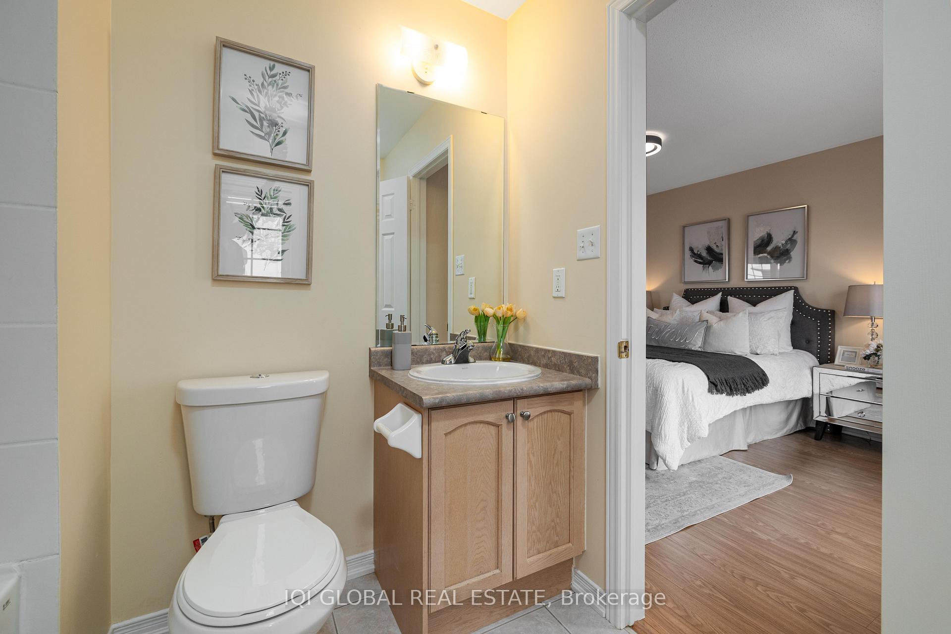 Photo 28 of 53 Thoroughbred Way, Markham, Berczy — HOMEH