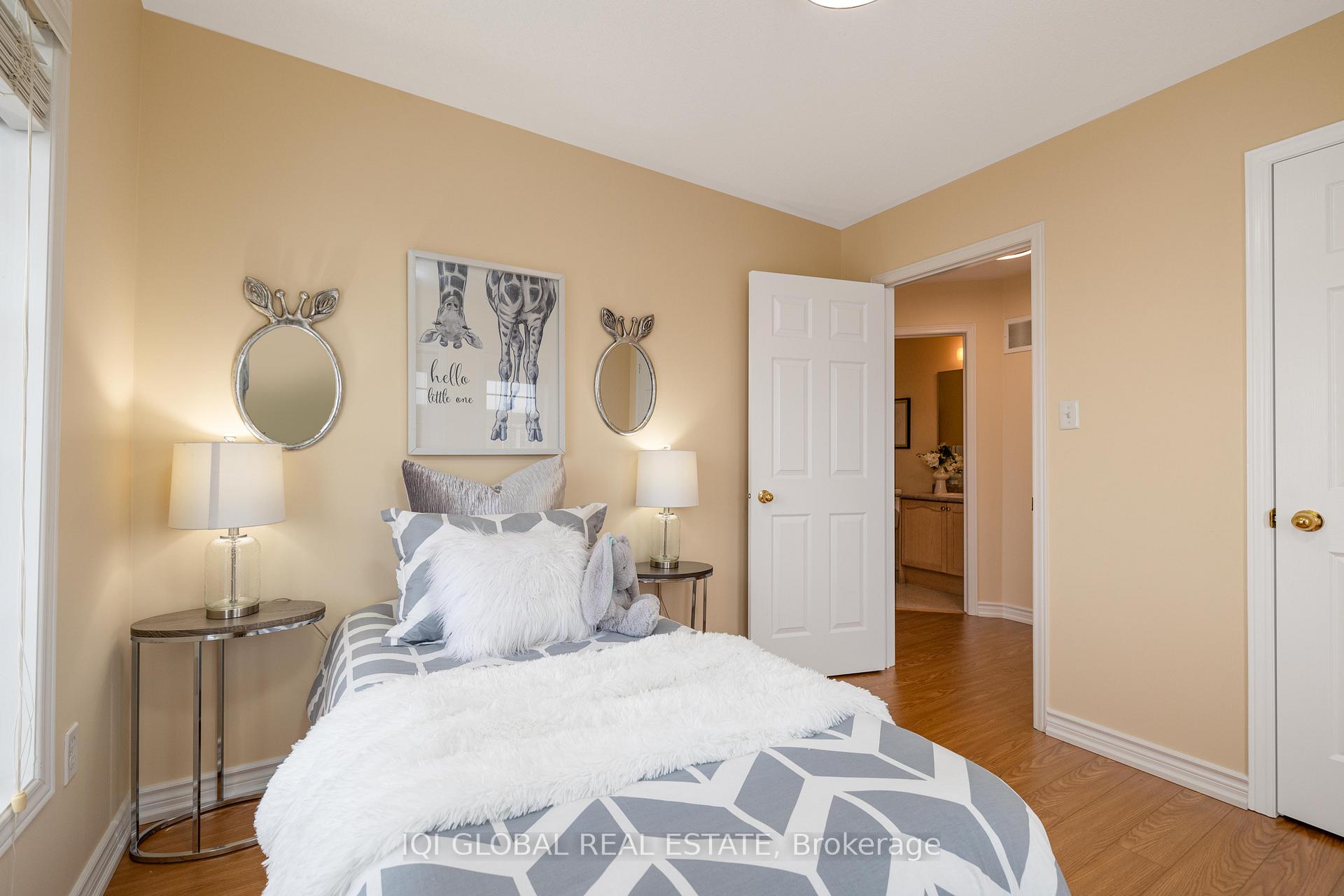 Photo 32 of 53 Thoroughbred Way, Markham, Berczy — HOMEH