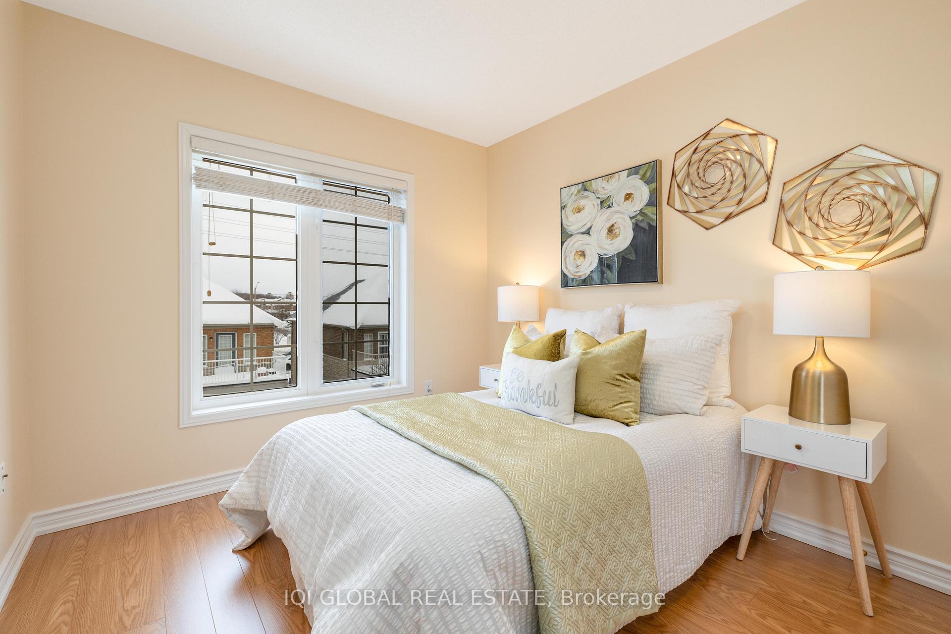 Photo 33 of 53 Thoroughbred Way, Markham, Berczy — HOMEH