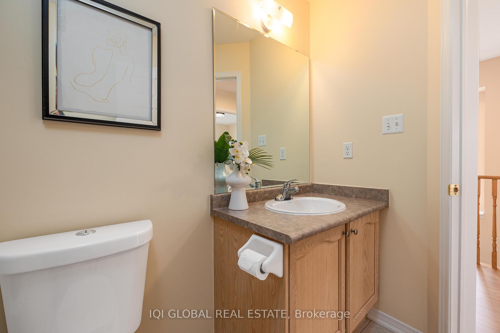 Photo 36 of 53 Thoroughbred Way, Markham, Berczy — HOMEH