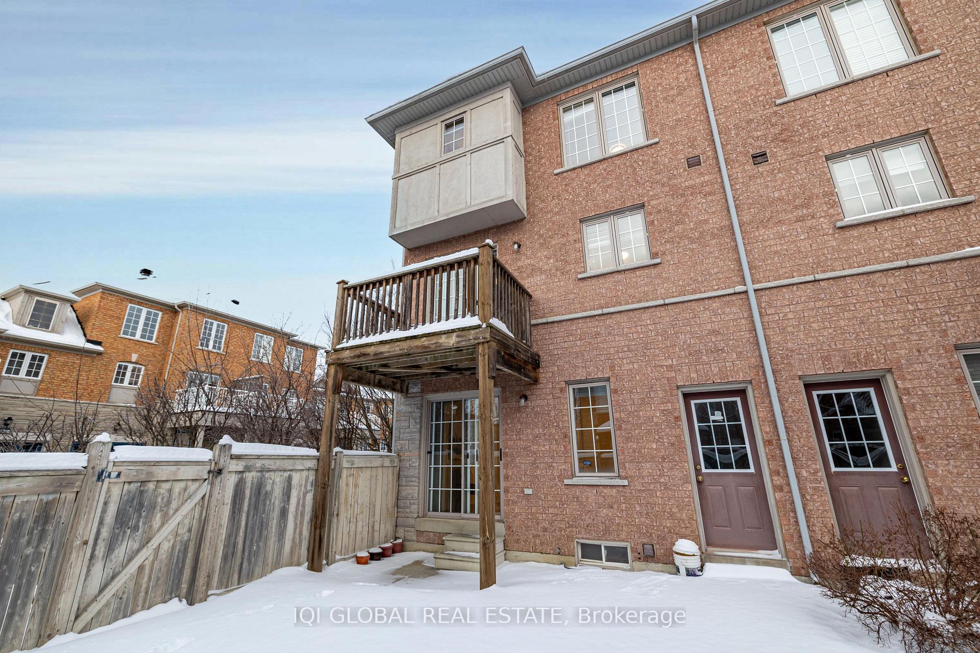 Photo 38 of 53 Thoroughbred Way, Markham, Berczy — HOMEH