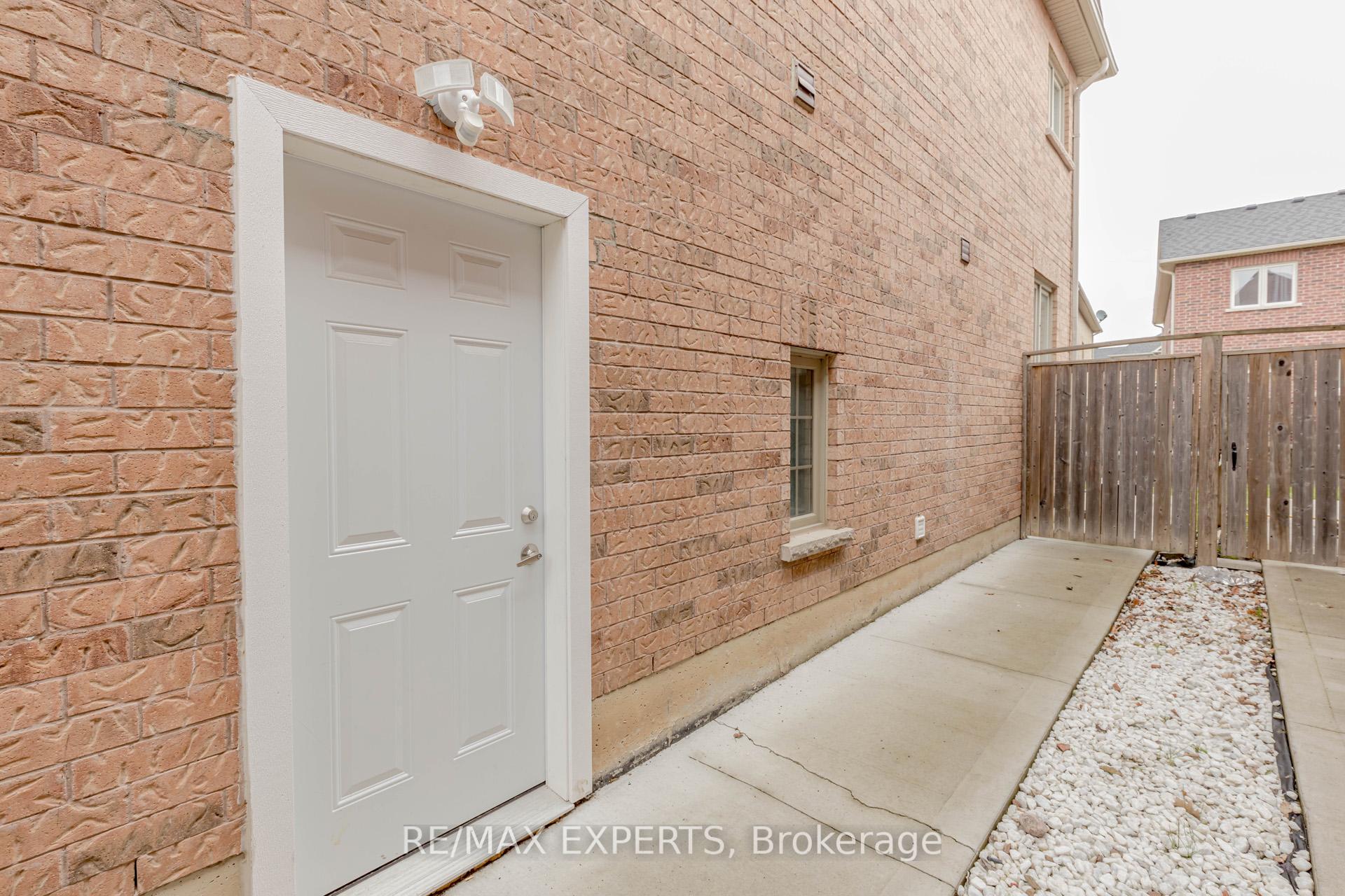 Photo 3 of Unit Bsmt, 587 Grant Way, Milton, Scott — HOMEH