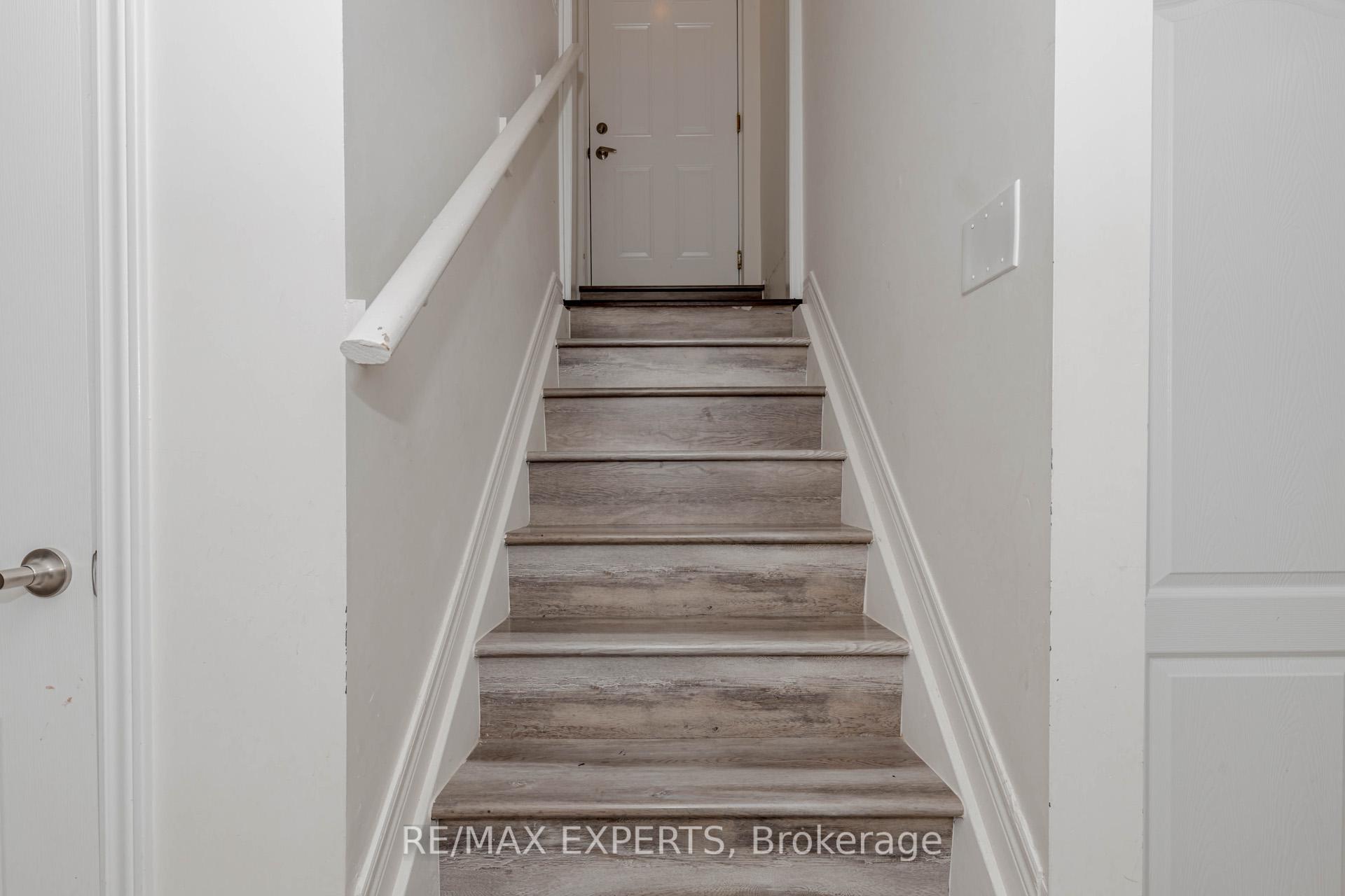 Photo 5 of Unit Bsmt, 587 Grant Way, Milton, Scott — HOMEH