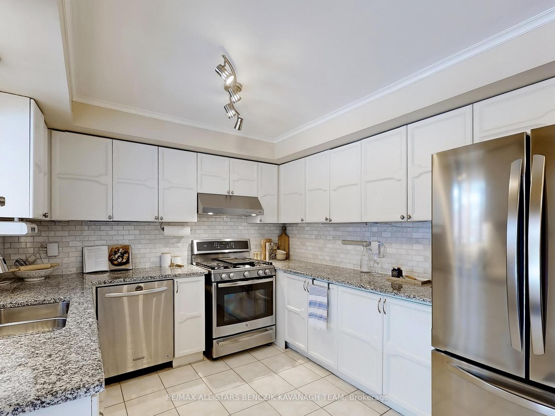 Photo 8 of 31 Larkin Avenue, Markham, Markham Village — HOMEH