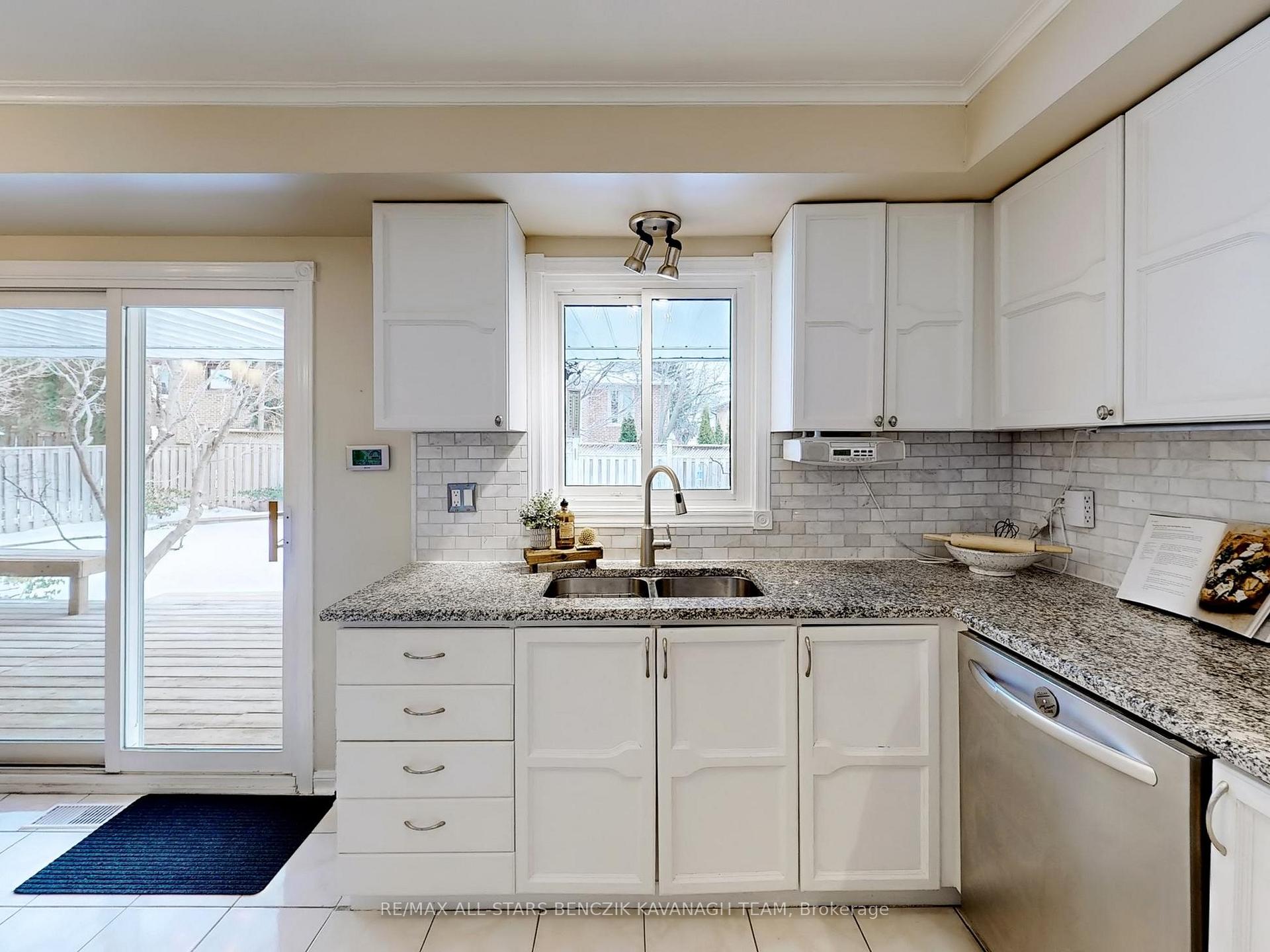 Photo 10 of 31 Larkin Avenue, Markham, Markham Village — HOMEH