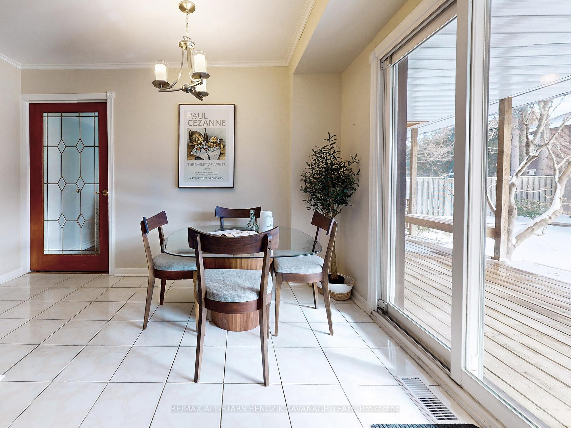 Photo 11 of 31 Larkin Avenue, Markham, Markham Village — HOMEH