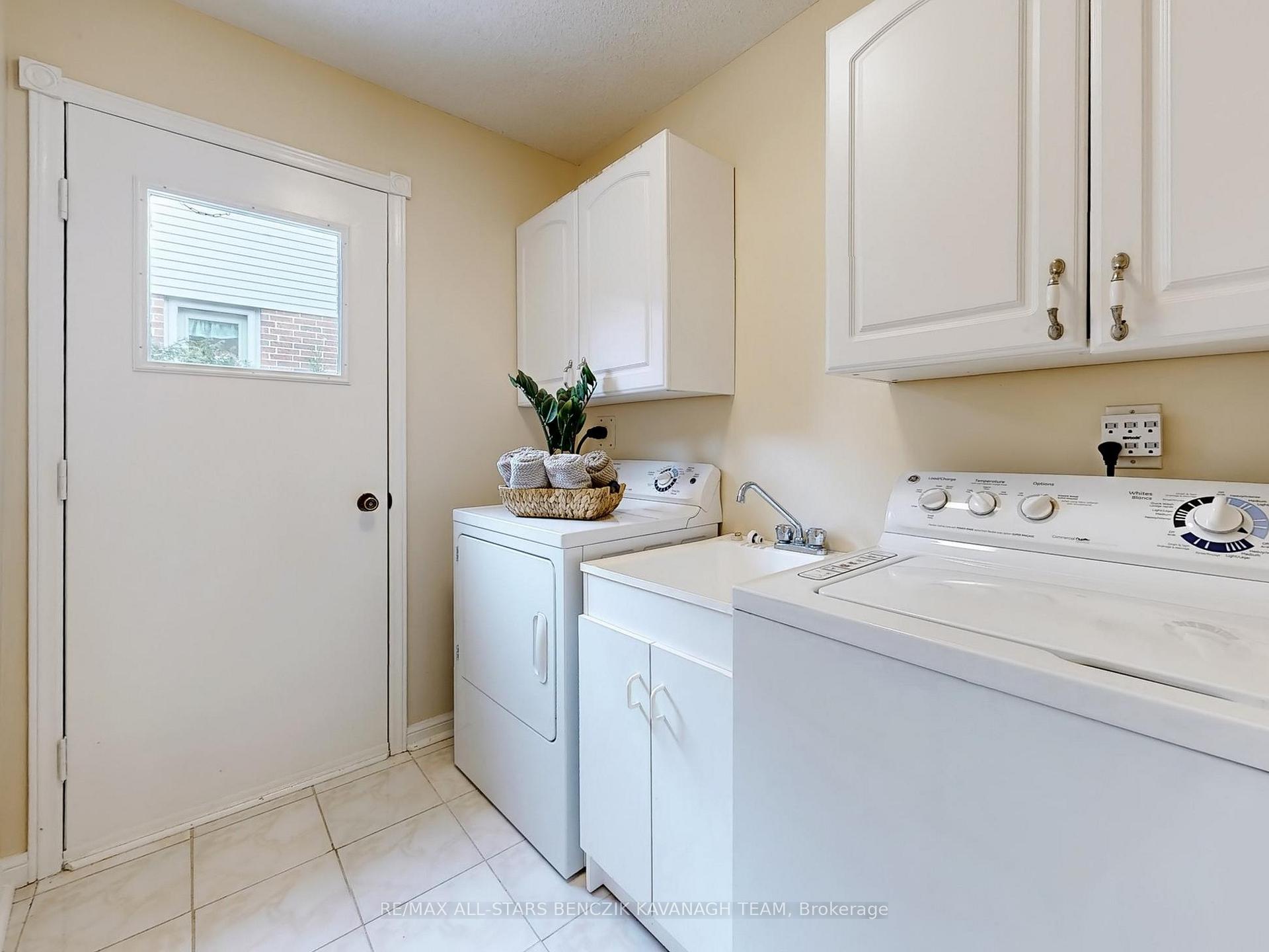 Photo 13 of 31 Larkin Avenue, Markham, Markham Village — HOMEH