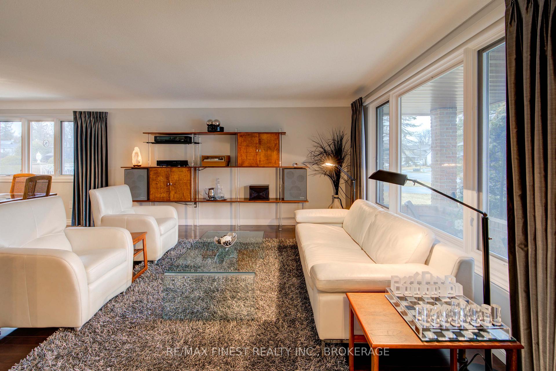 Photo 6 of 154 Lakeshore Boulevard, Kingston, City Southwest — HOMEH