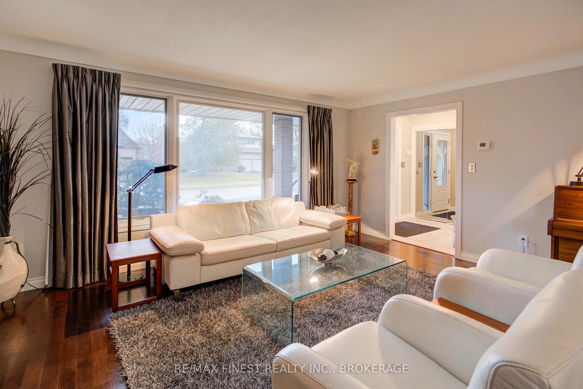 Photo 9 of 154 Lakeshore Boulevard, Kingston, City Southwest — HOMEH