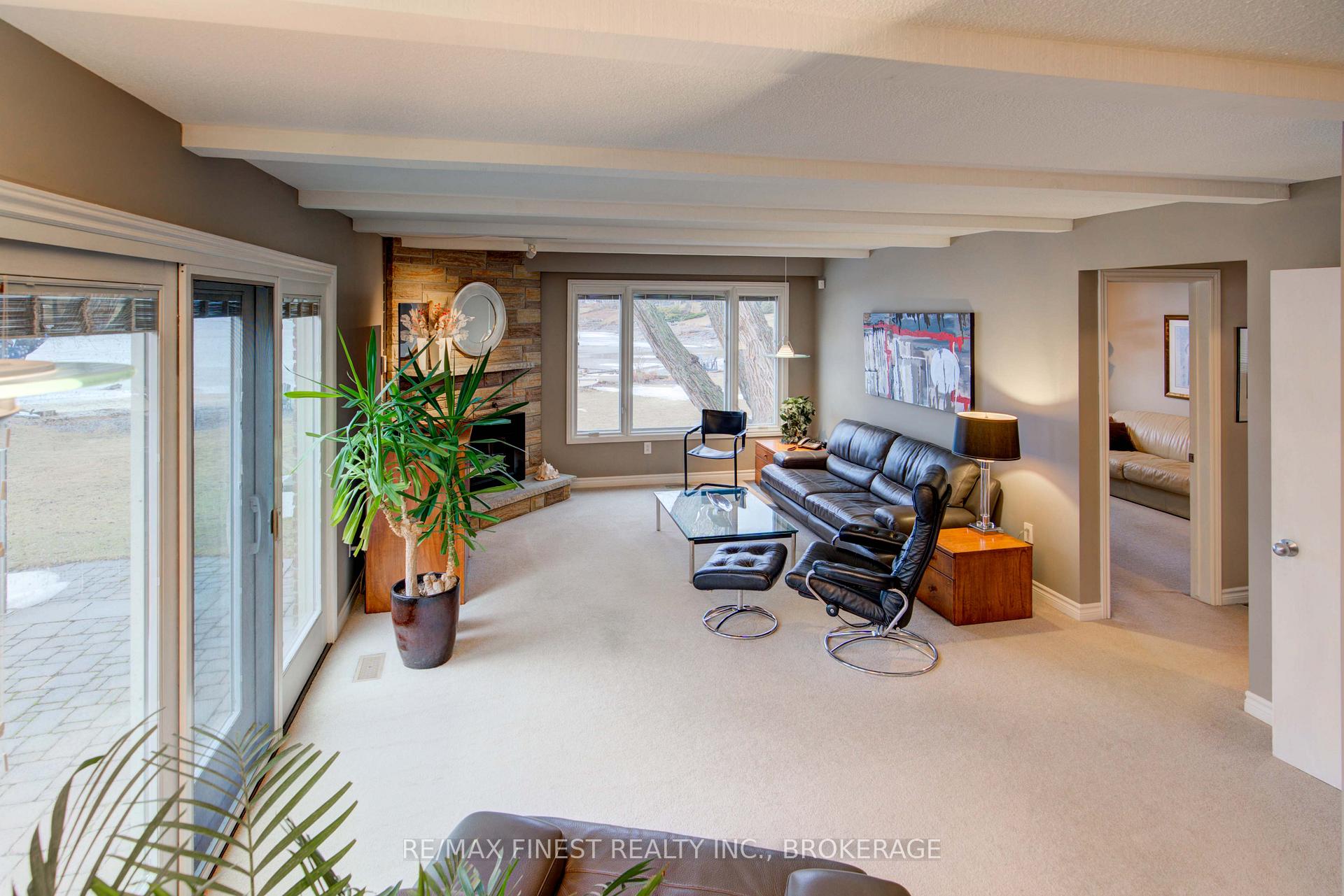 Photo 14 of 154 Lakeshore Boulevard, Kingston, City Southwest — HOMEH