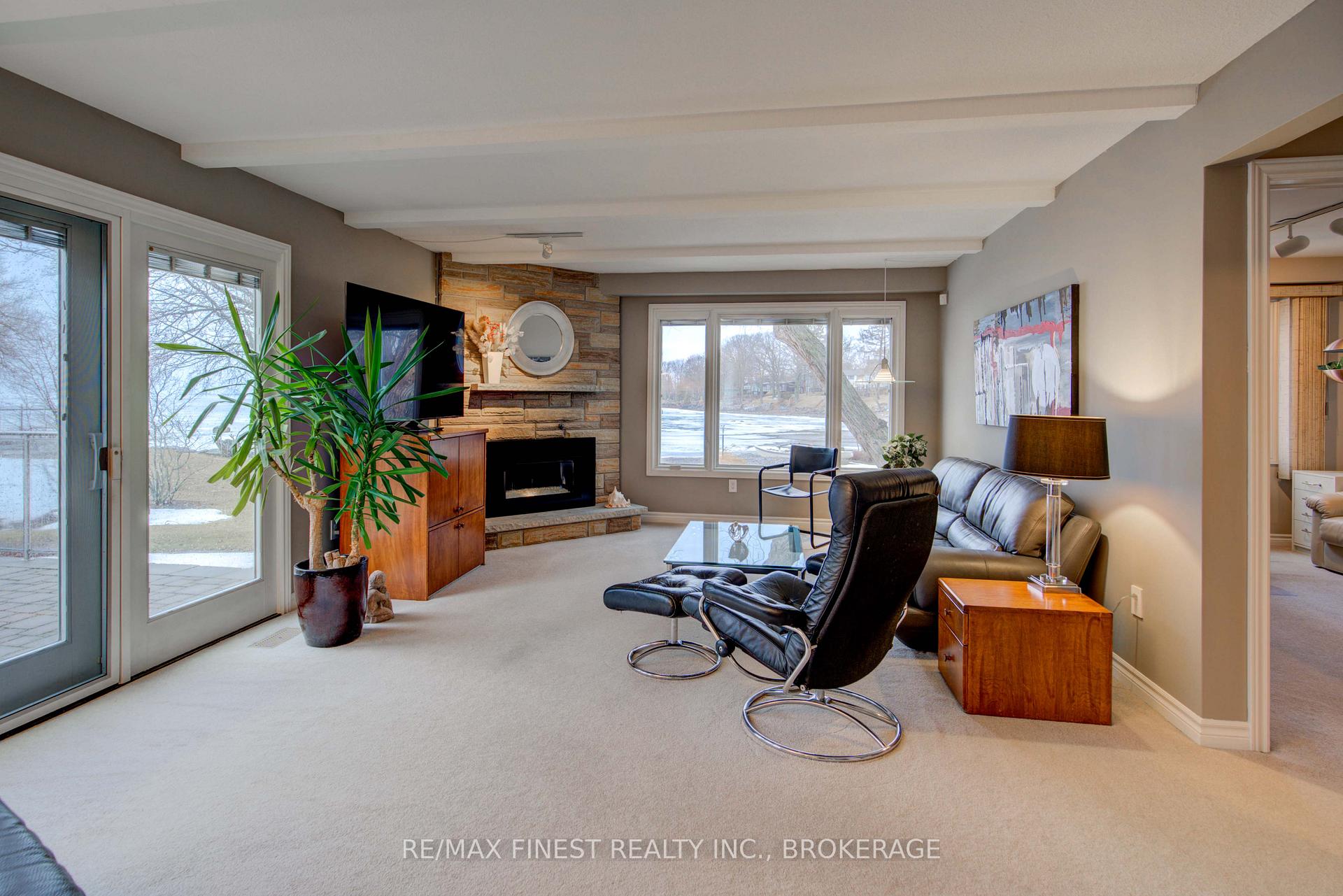 Photo 19 of 154 Lakeshore Boulevard, Kingston, City Southwest — HOMEH