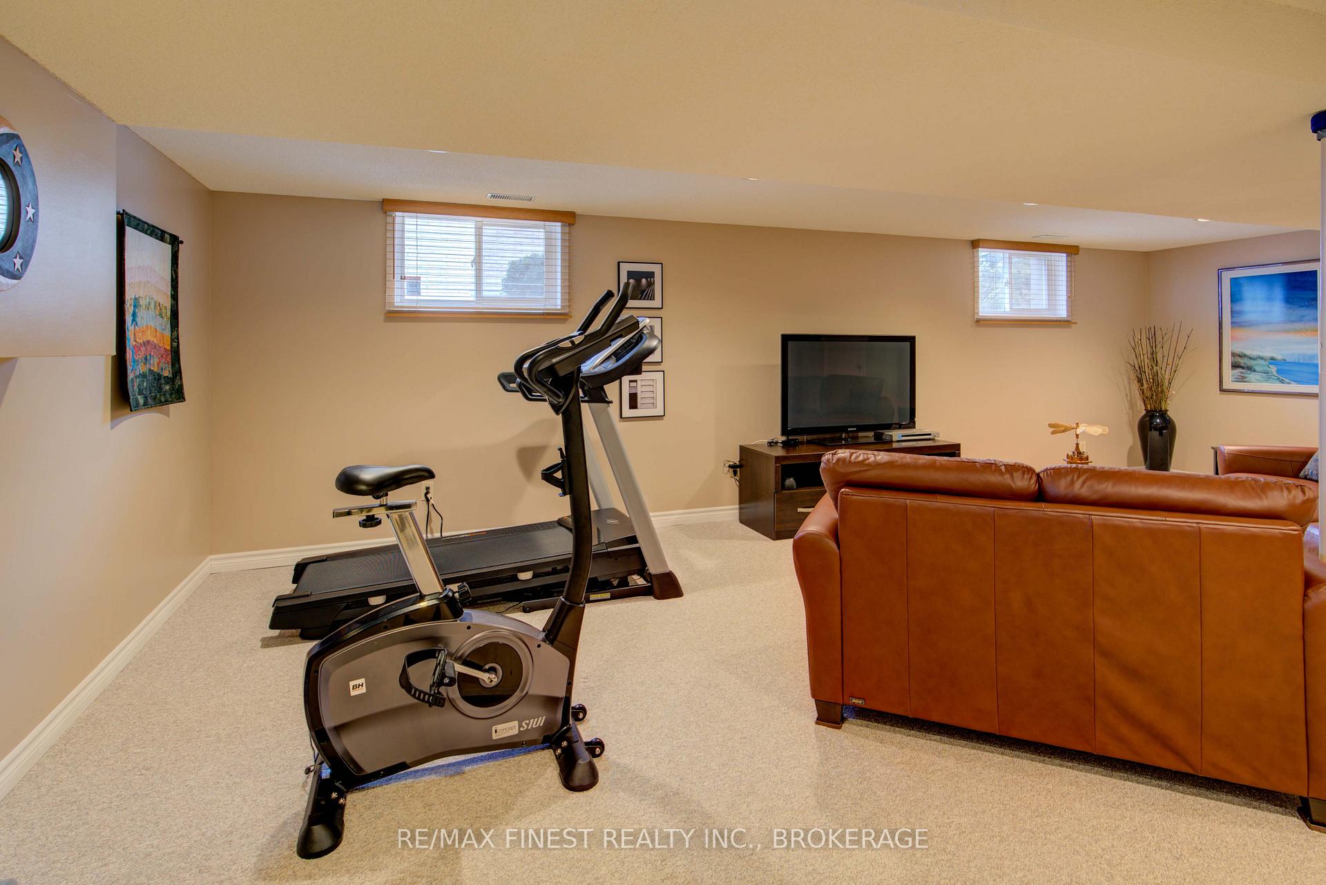 Photo 27 of 154 Lakeshore Boulevard, Kingston, City Southwest — HOMEH