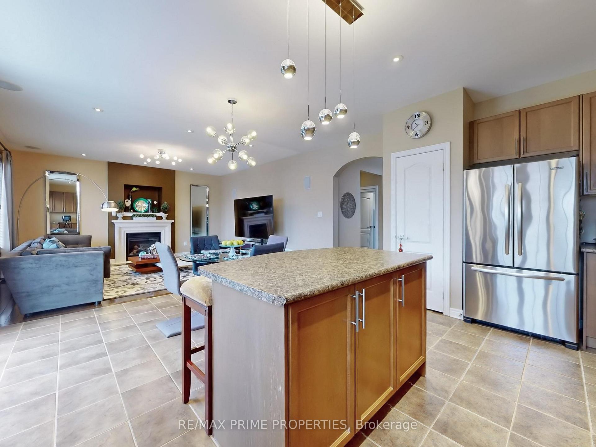 Photo 12 of 33 Arbour Drive, Markham, Greensborough — HOMEH