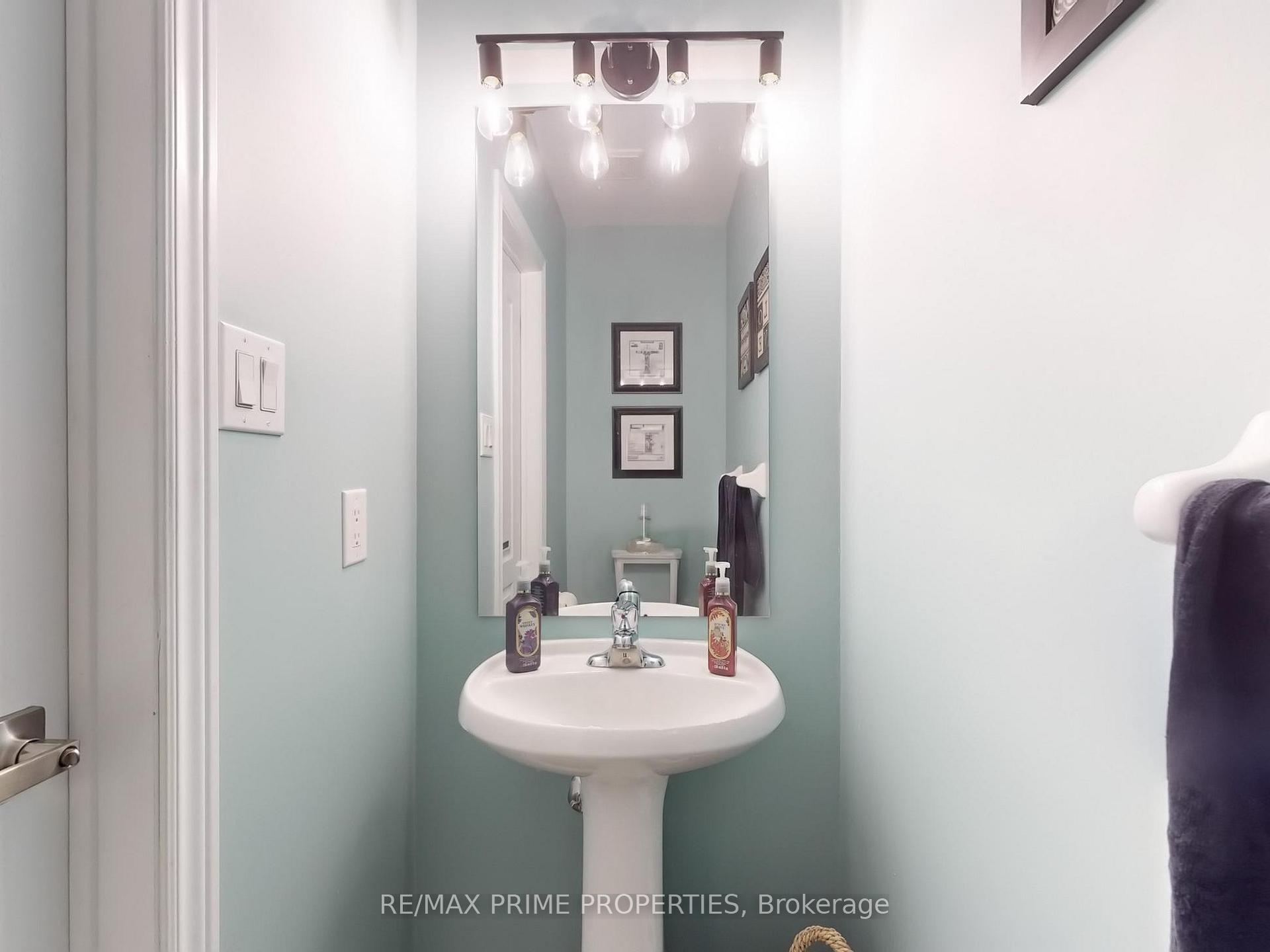 Photo 15 of 33 Arbour Drive, Markham, Greensborough — HOMEH