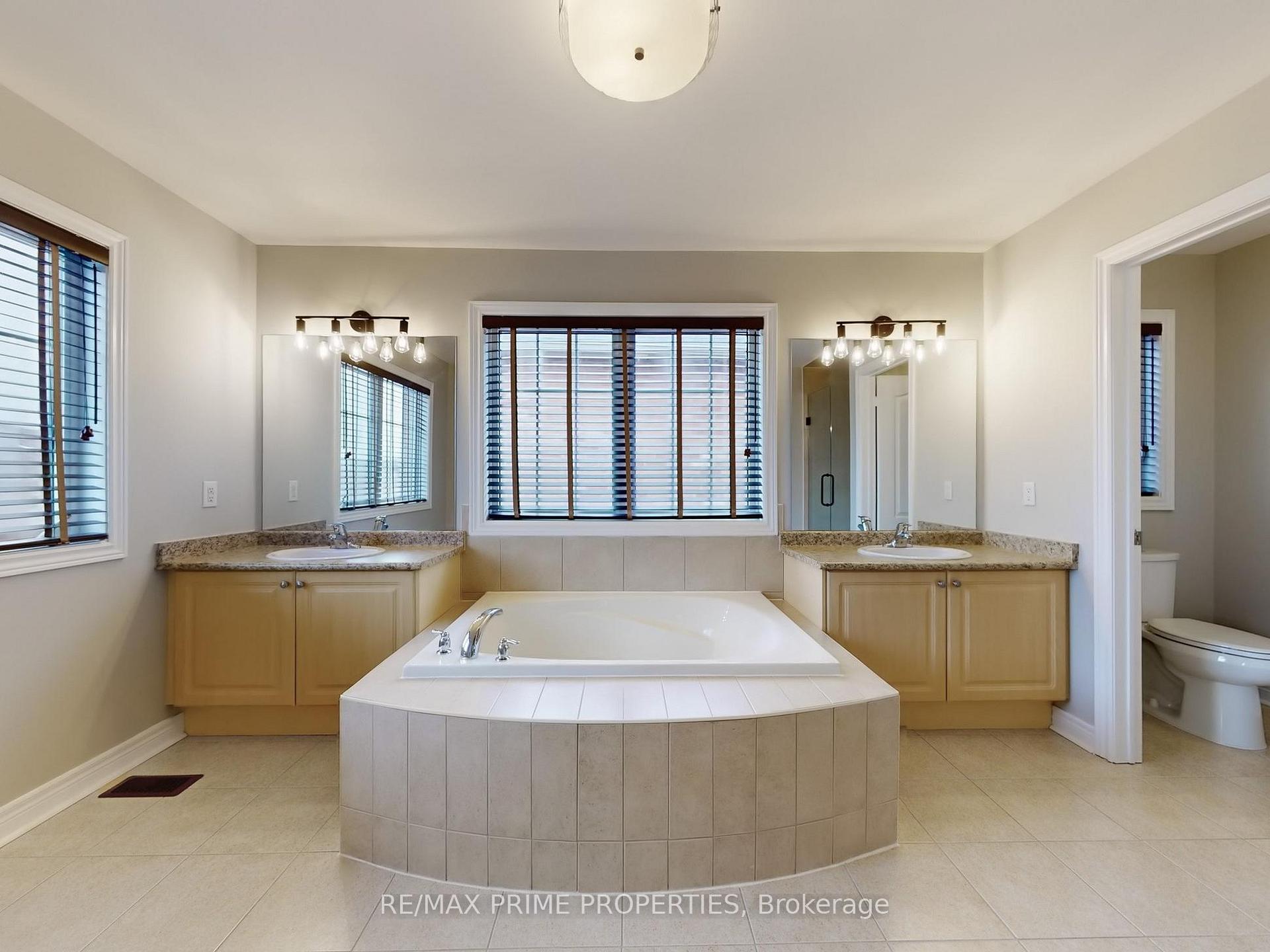 Photo 24 of 33 Arbour Drive, Markham, Greensborough — HOMEH