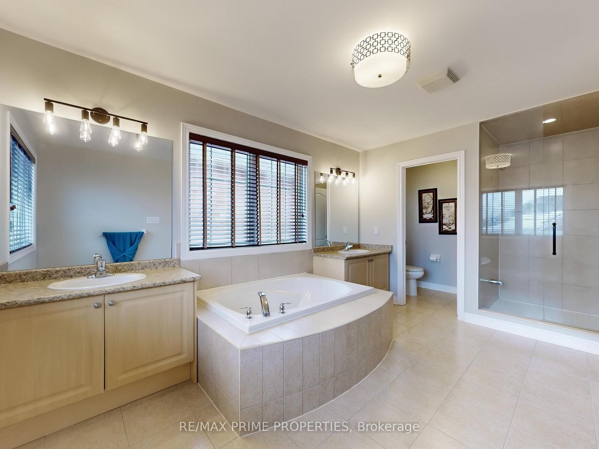 Photo 25 of 33 Arbour Drive, Markham, Greensborough — HOMEH