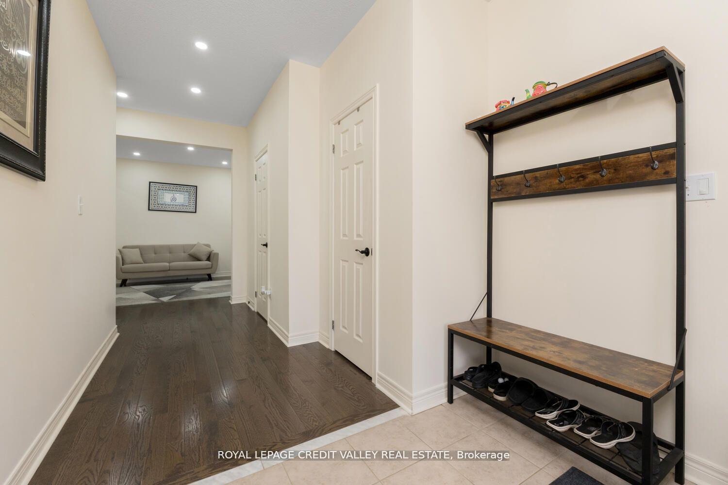 Photo 4 of 480 Downes Jackson Heights, Milton, Harrison — HOMEH