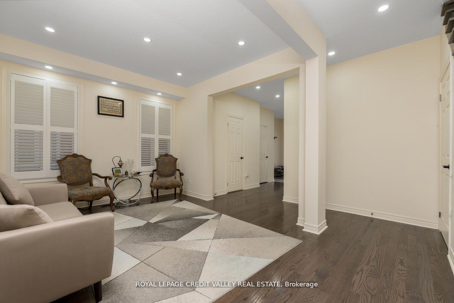 Photo 10 of 480 Downes Jackson Heights, Milton, Harrison — HOMEH