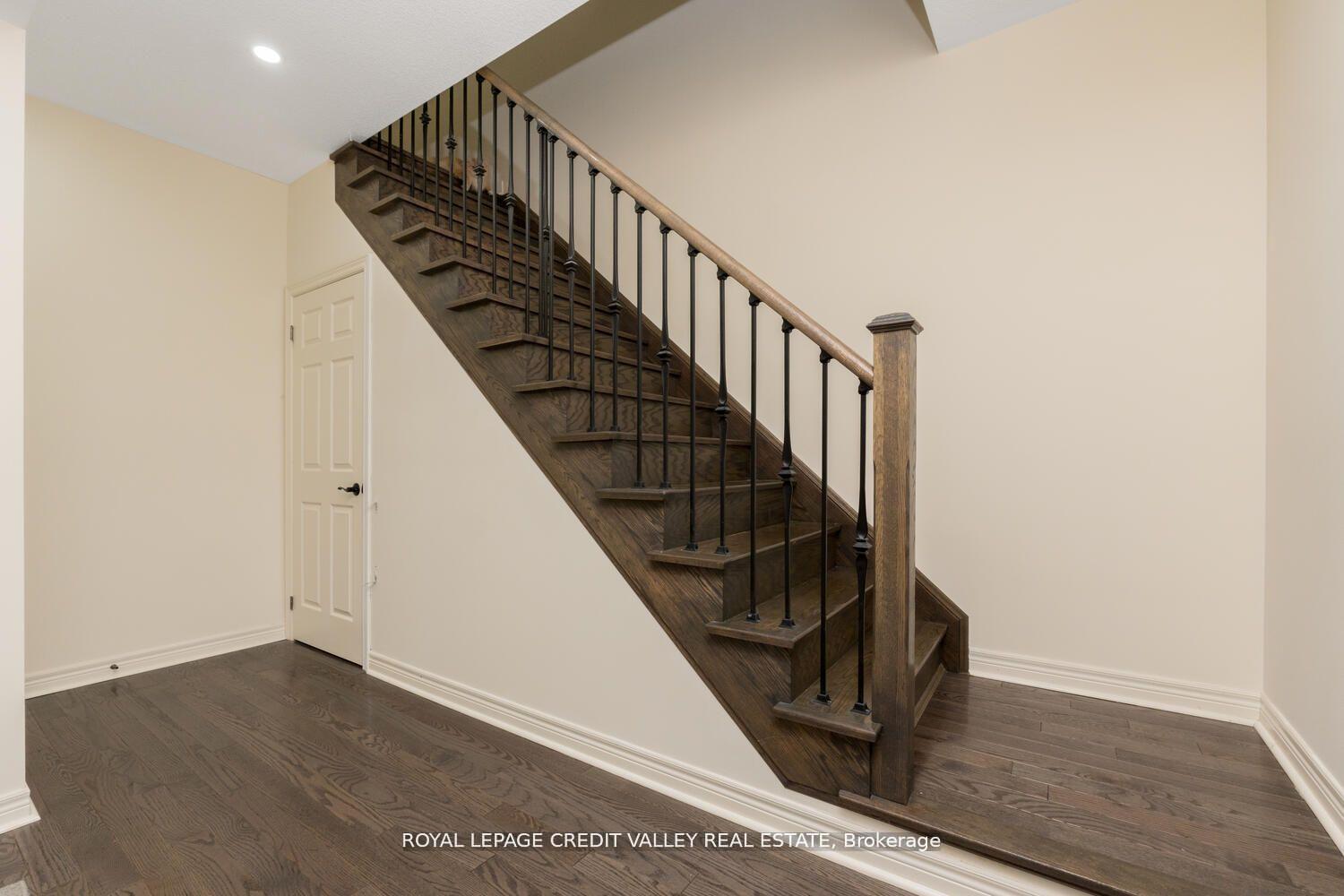 Photo 11 of 480 Downes Jackson Heights, Milton, Harrison — HOMEH