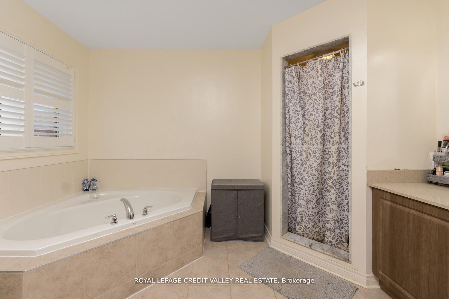 Photo 28 of 480 Downes Jackson Heights, Milton, Harrison — HOMEH