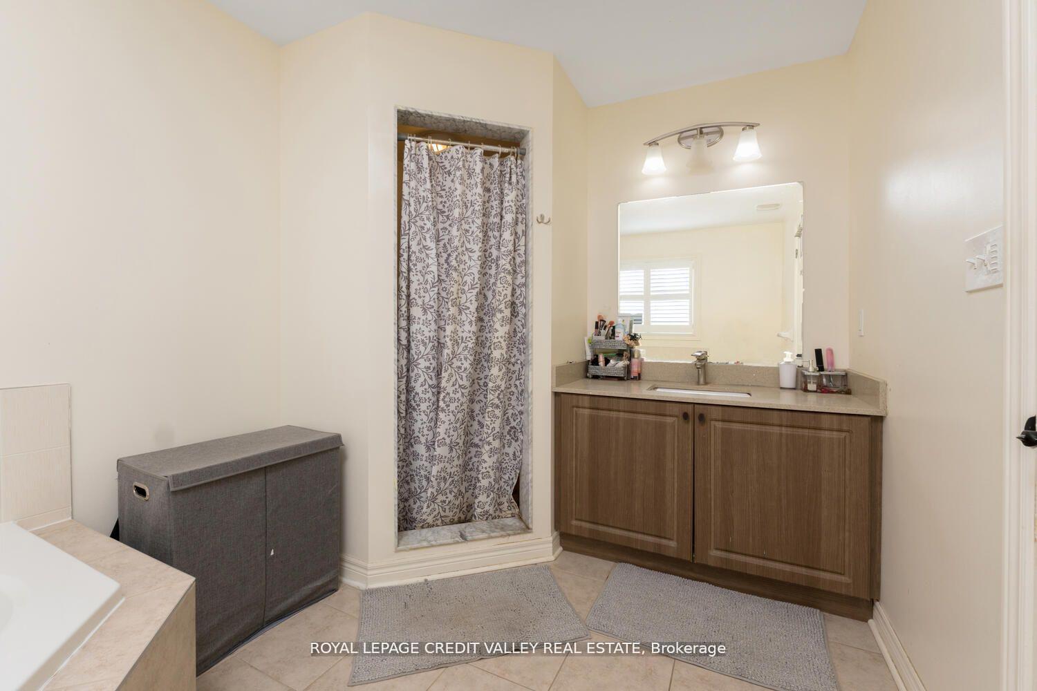 Photo 19 of 480 Downes Jackson Heights, Milton, Harrison — HOMEH