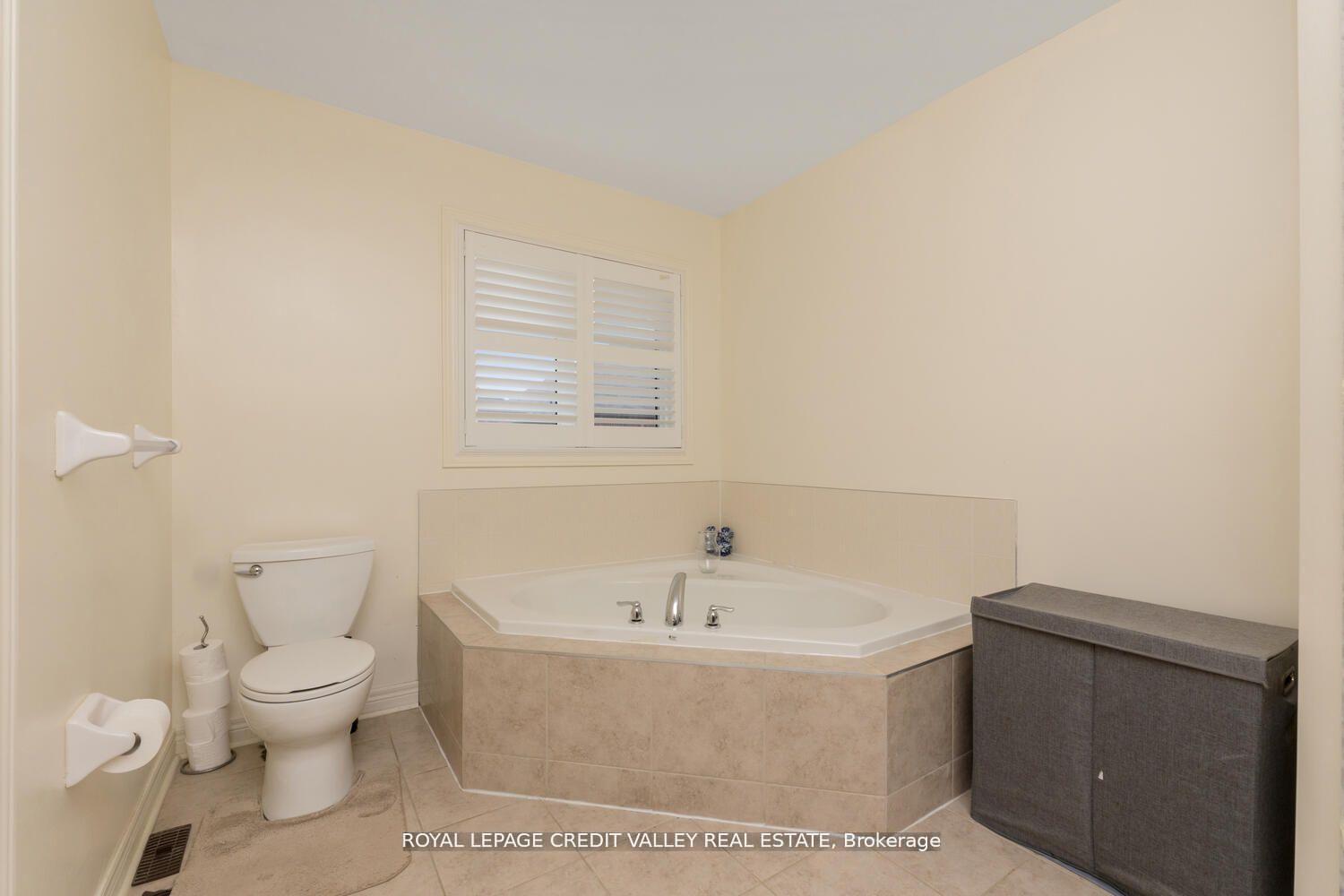 Photo 24 of 480 Downes Jackson Heights, Milton, Harrison — HOMEH