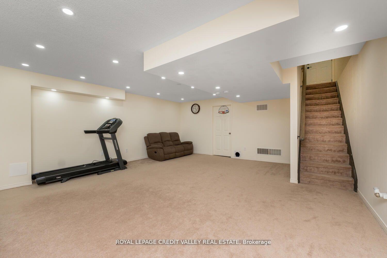 Photo 26 of 480 Downes Jackson Heights, Milton, Harrison — HOMEH