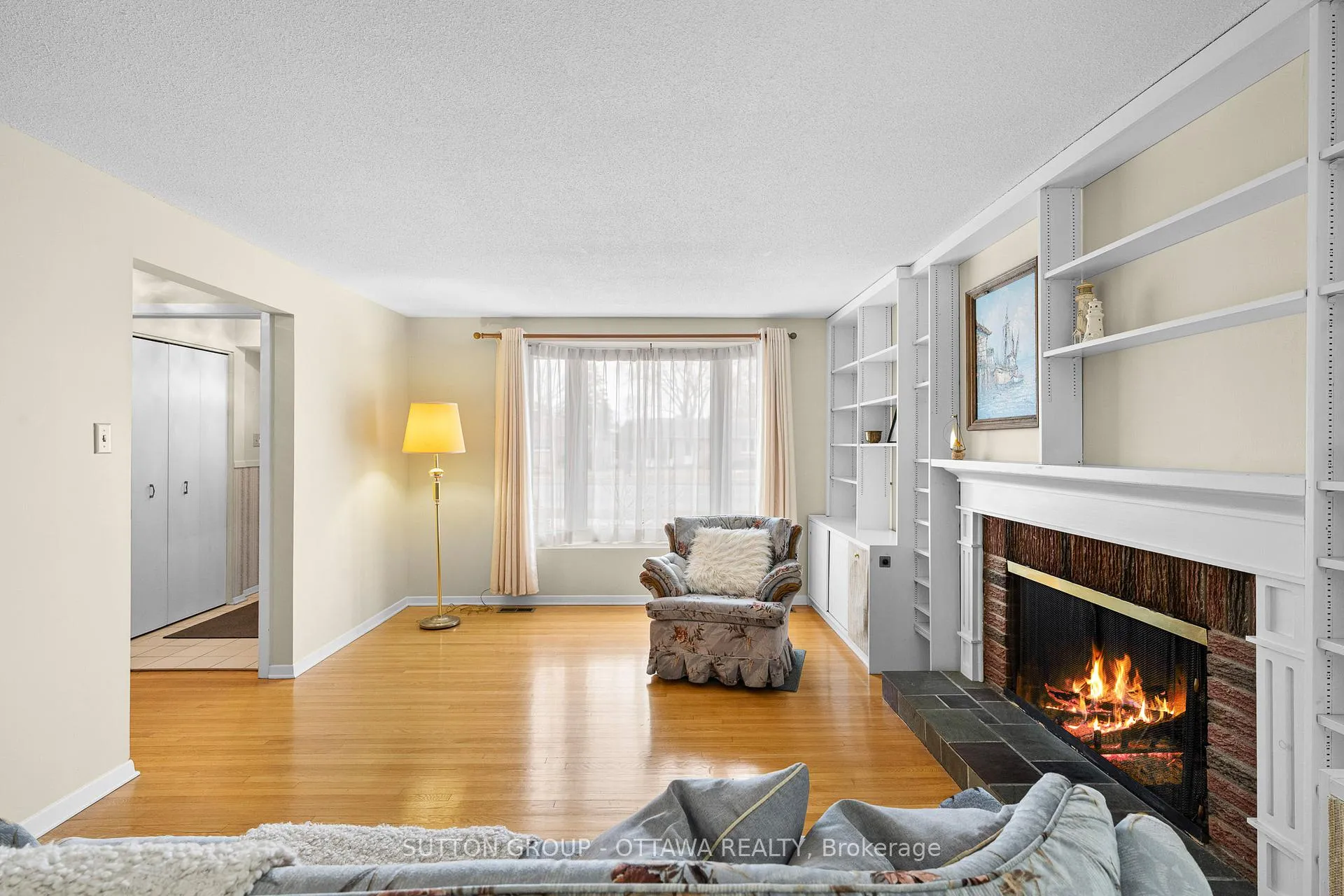 Photo 9 of 2391 Ogilvie Road, Ottawa, Beacon Hill North — HOMEH