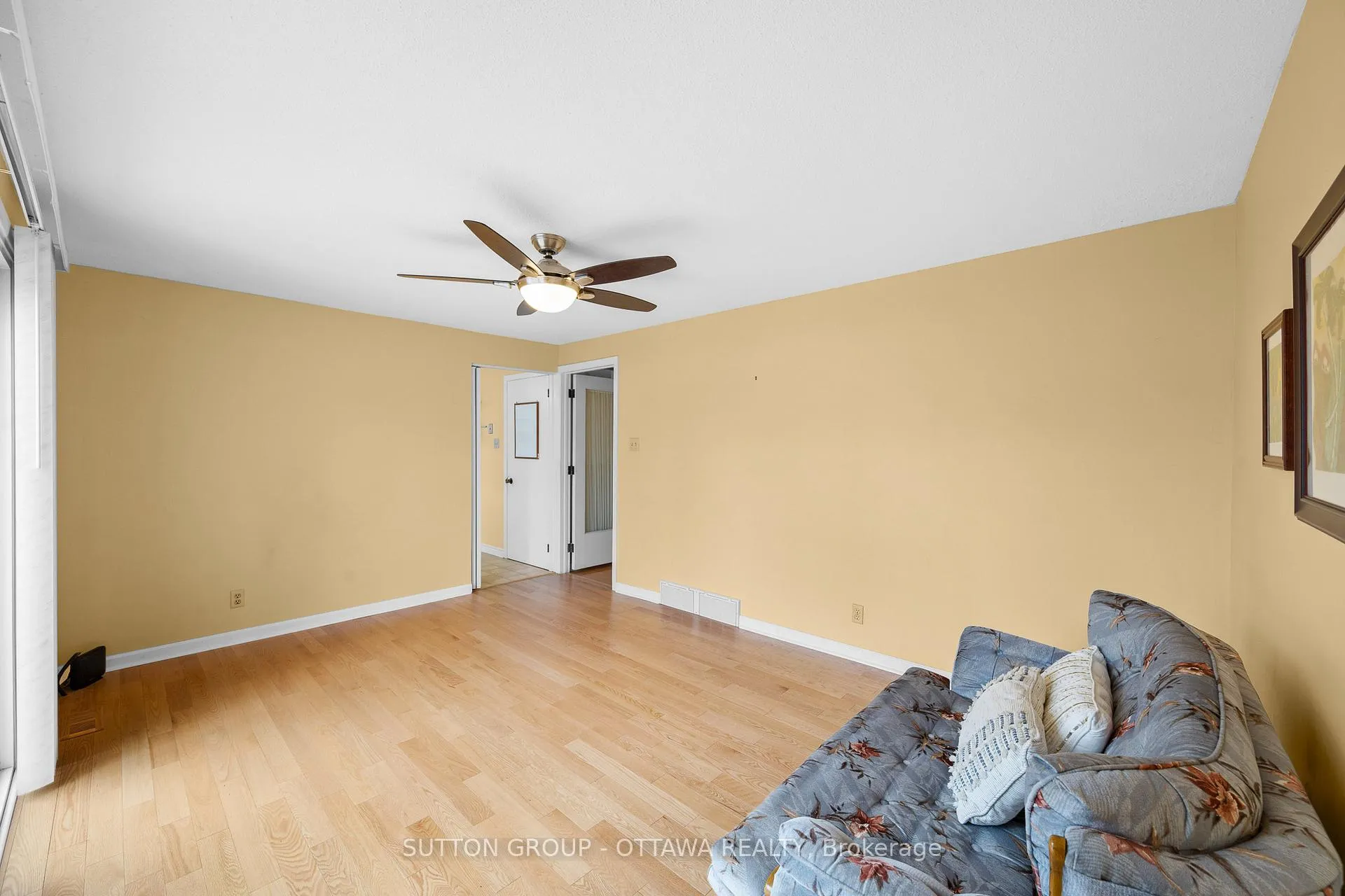 Photo 18 of 2391 Ogilvie Road, Ottawa, Beacon Hill North — HOMEH