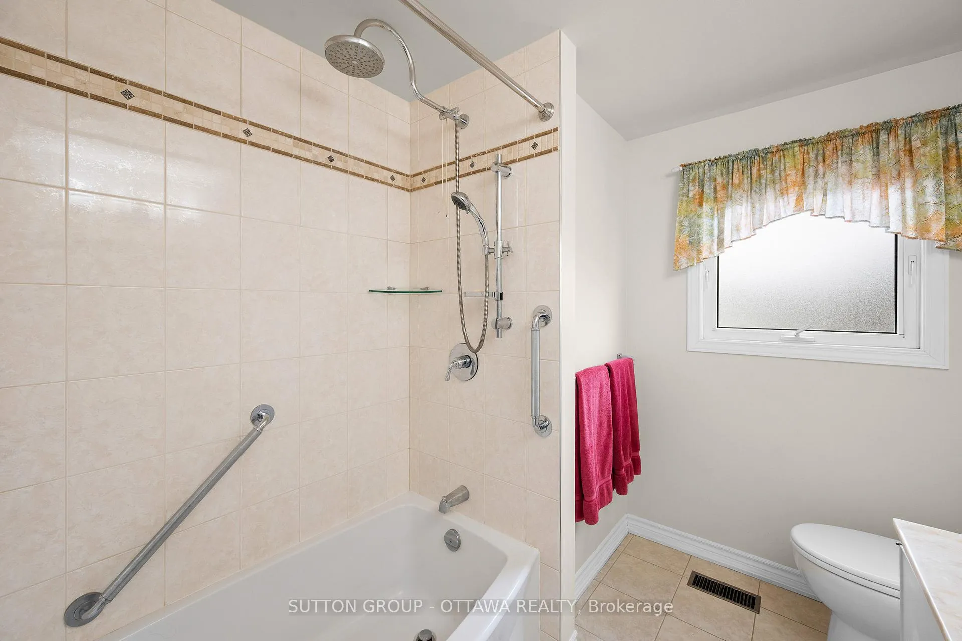 Photo 21 of 2391 Ogilvie Road, Ottawa, Beacon Hill North — HOMEH