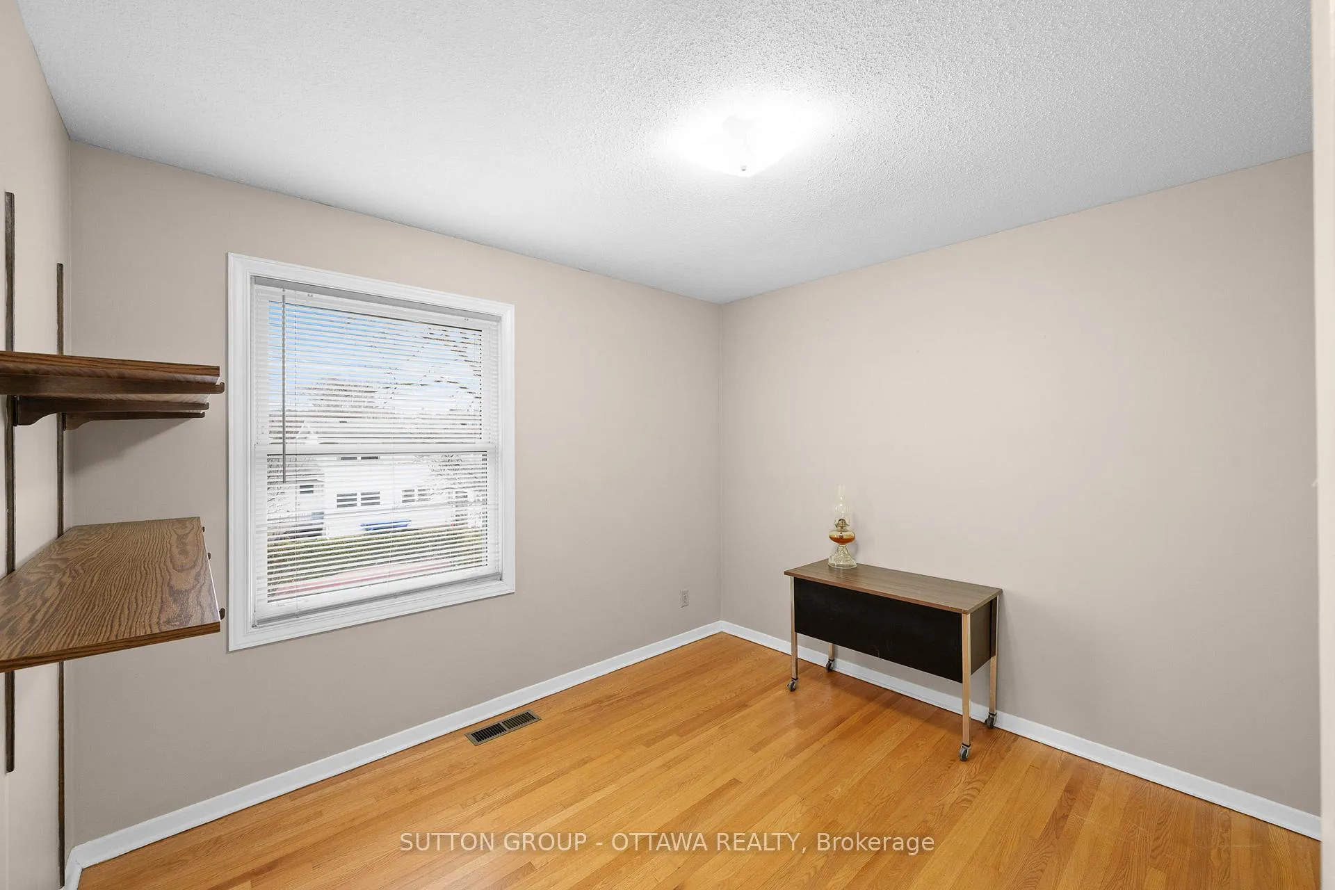 Photo 22 of 2391 Ogilvie Road, Ottawa, Beacon Hill North — HOMEH