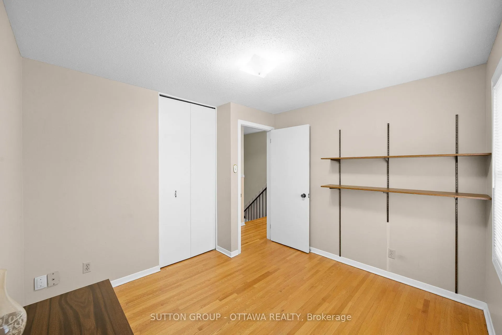 Photo 23 of 2391 Ogilvie Road, Ottawa, Beacon Hill North — HOMEH