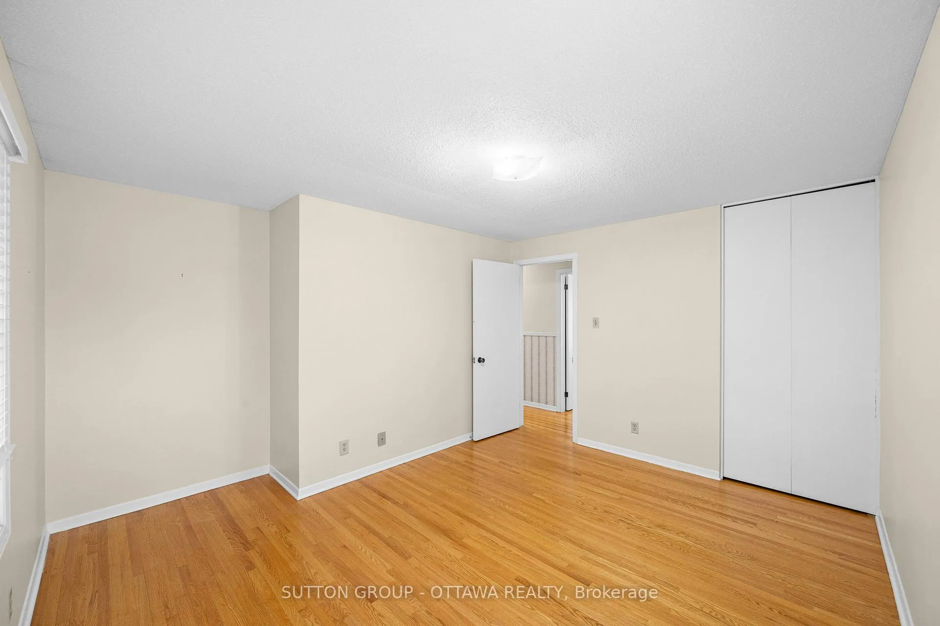 Photo 25 of 2391 Ogilvie Road, Ottawa, Beacon Hill North — HOMEH