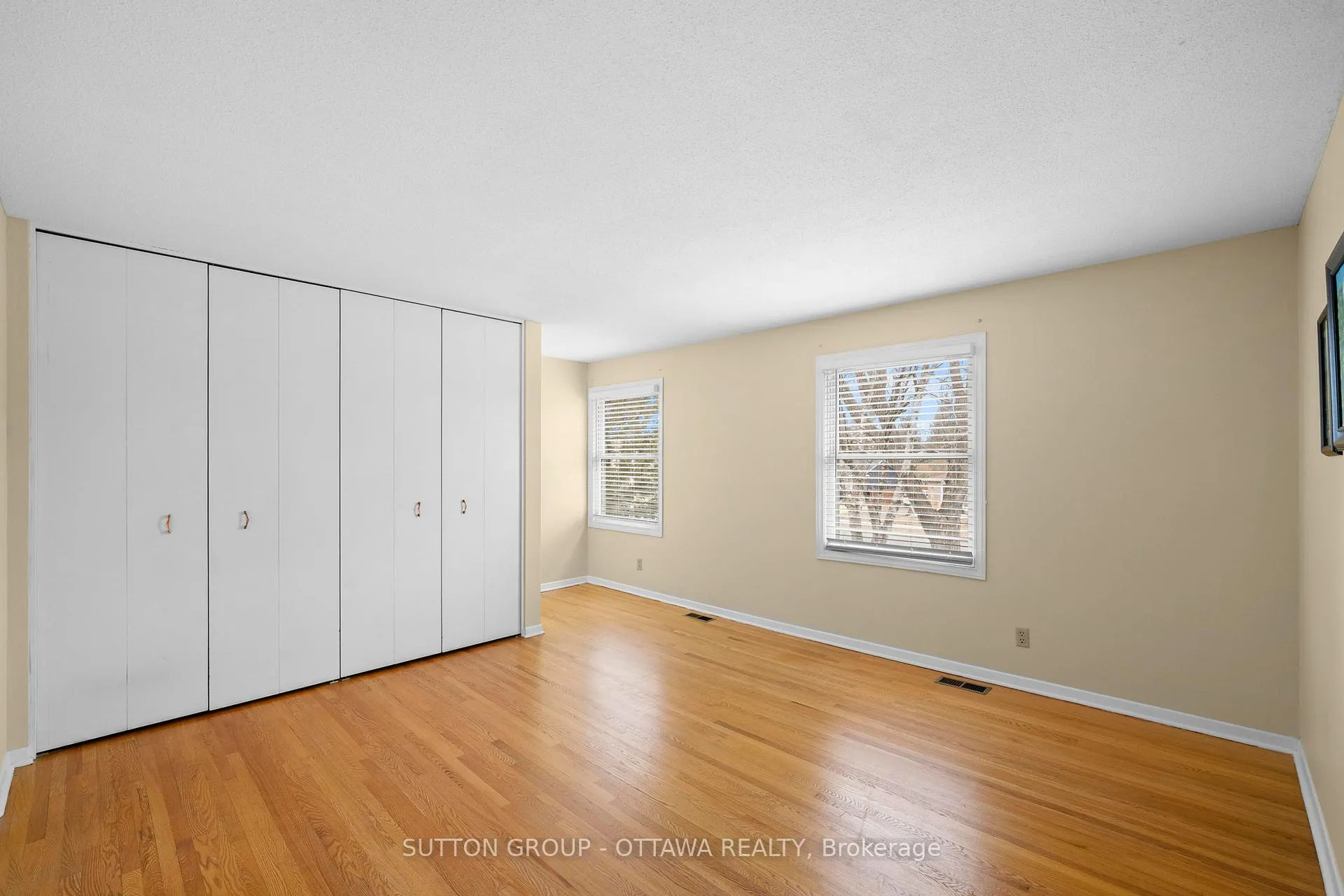 Photo 28 of 2391 Ogilvie Road, Ottawa, Beacon Hill North — HOMEH