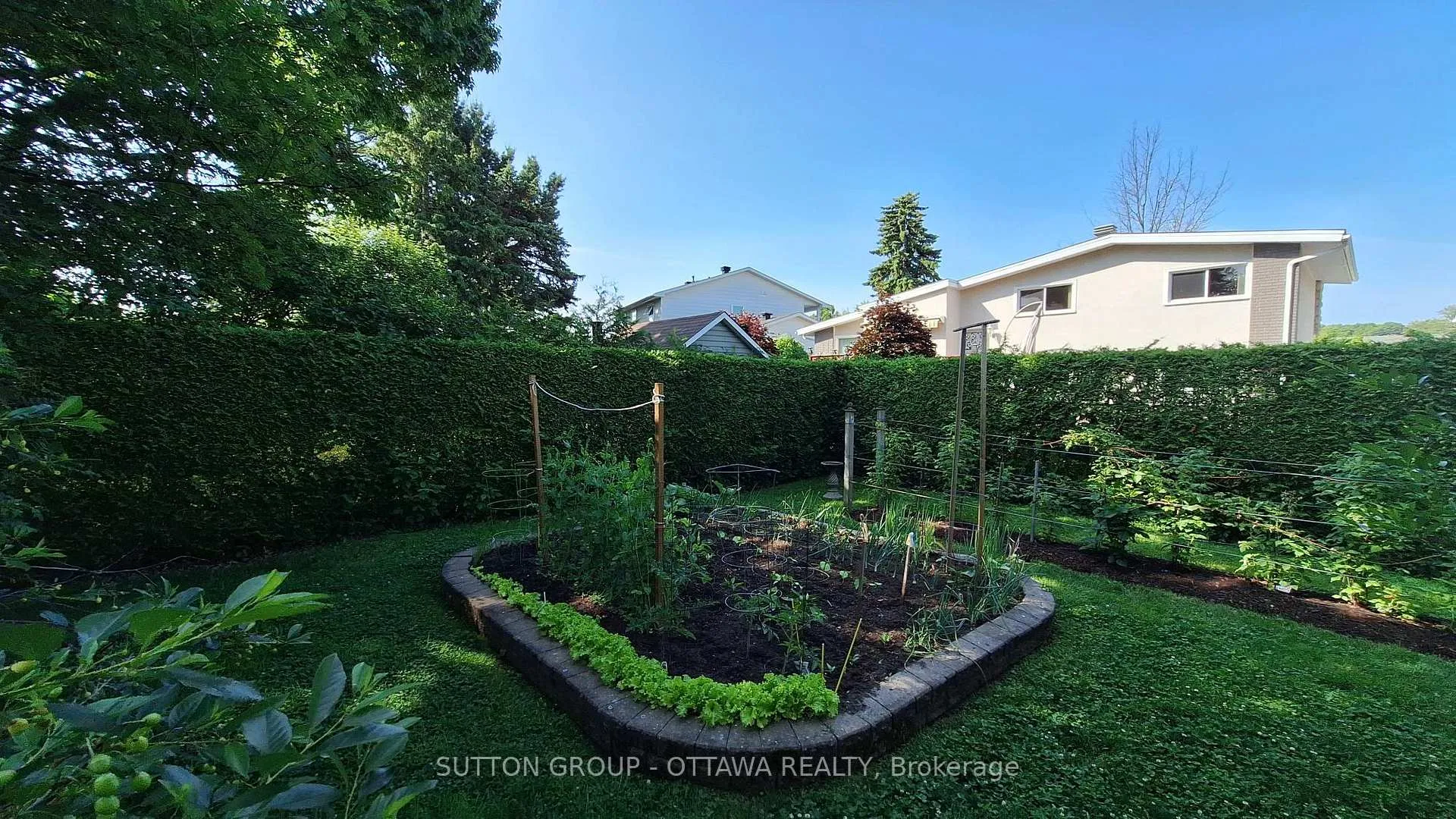 Photo 45 of 2391 Ogilvie Road, Ottawa, Beacon Hill North — HOMEH