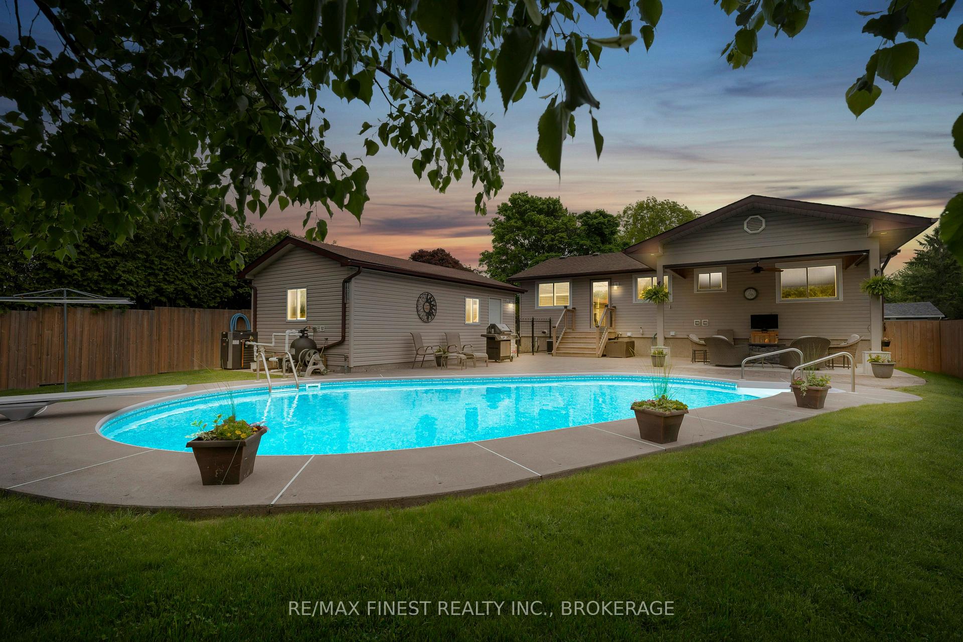 Photo 3 of 852 Allum Avenue, Kingston, South of Taylor-Kidd Blvd — HOMEH