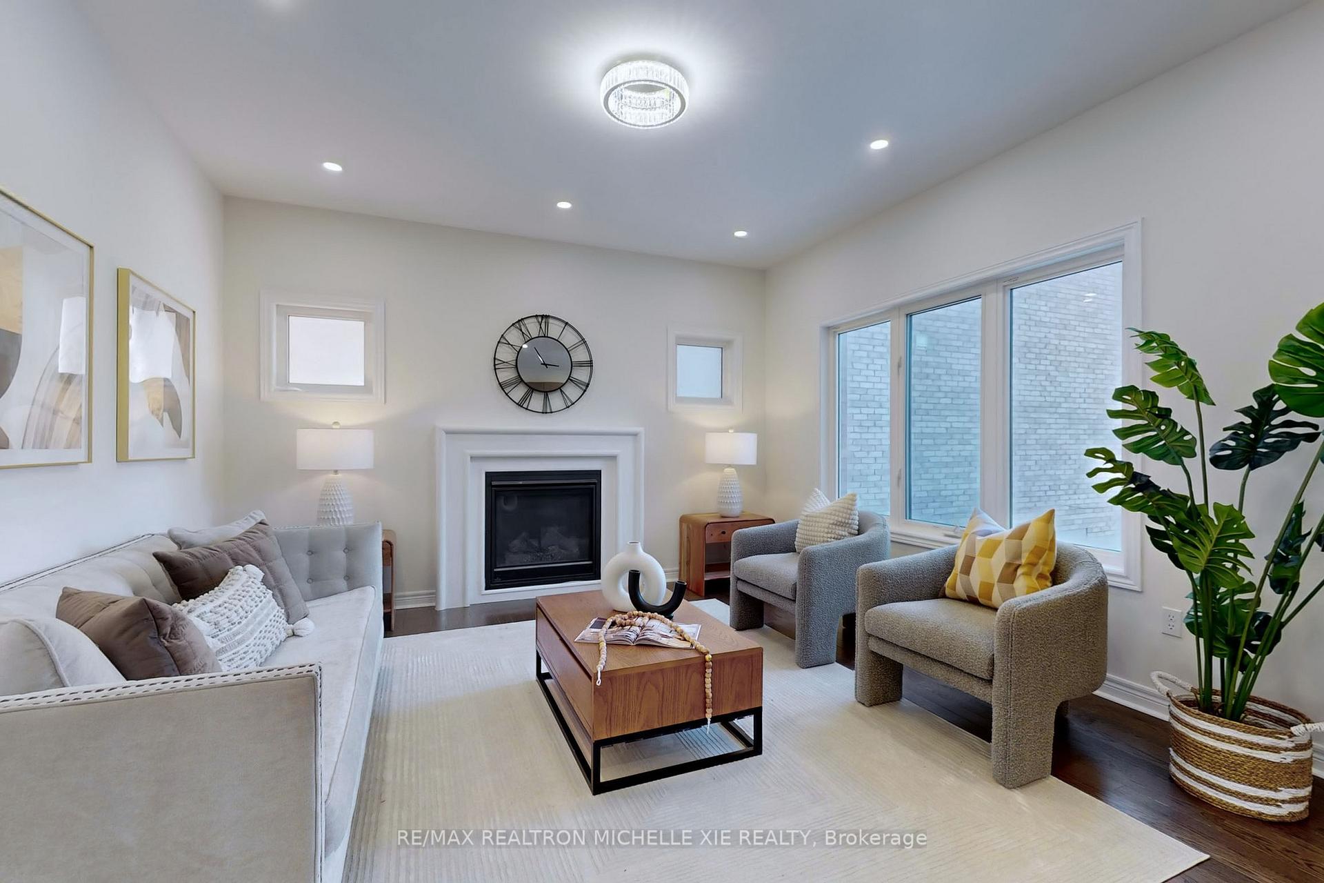 Photo 1 of 10 Rossmore Drive, Markham, Cornell — HOMEH