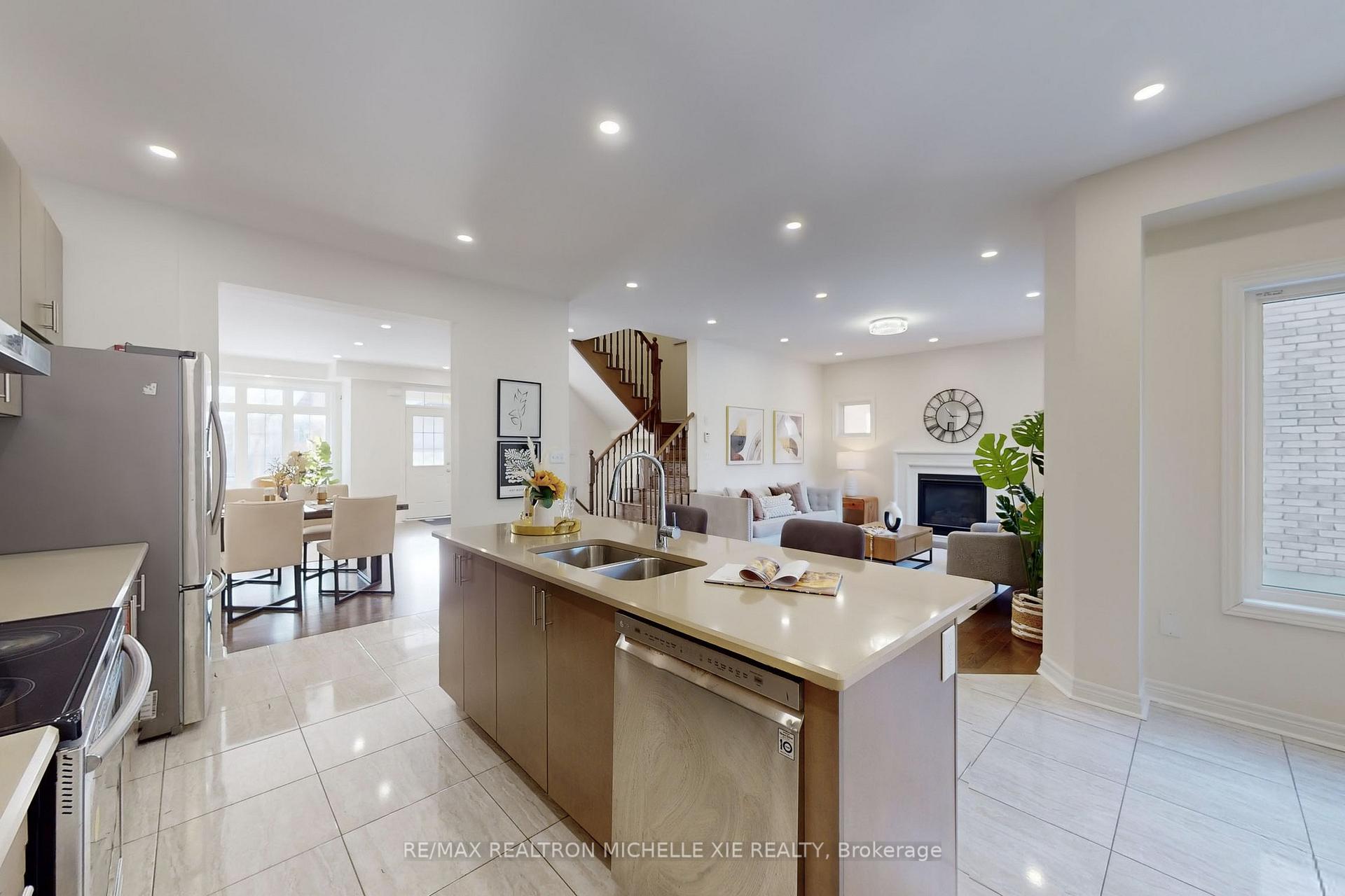 Photo 12 of 10 Rossmore Drive, Markham, Cornell — HOMEH