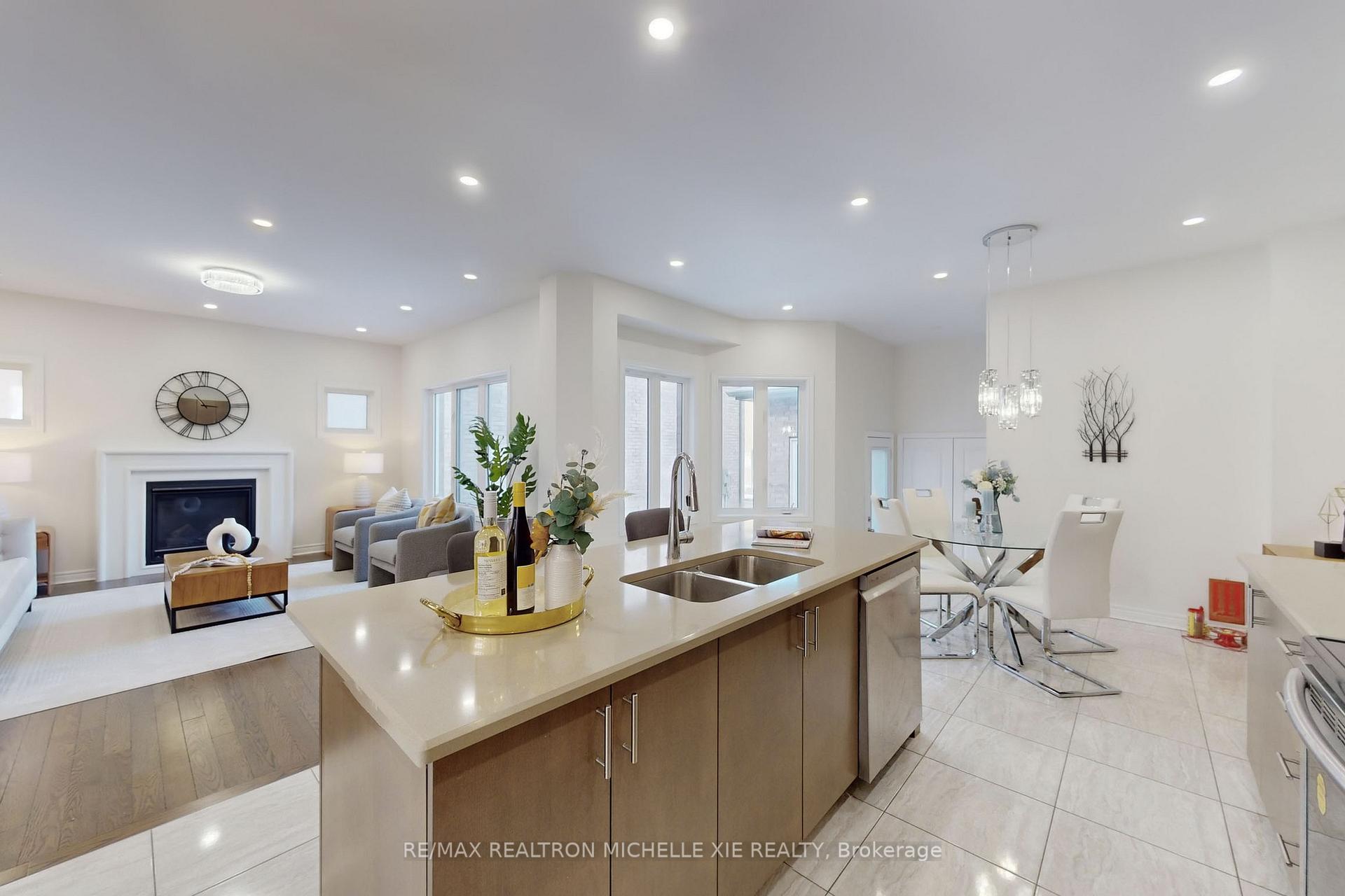 Photo 13 of 10 Rossmore Drive, Markham, Cornell — HOMEH